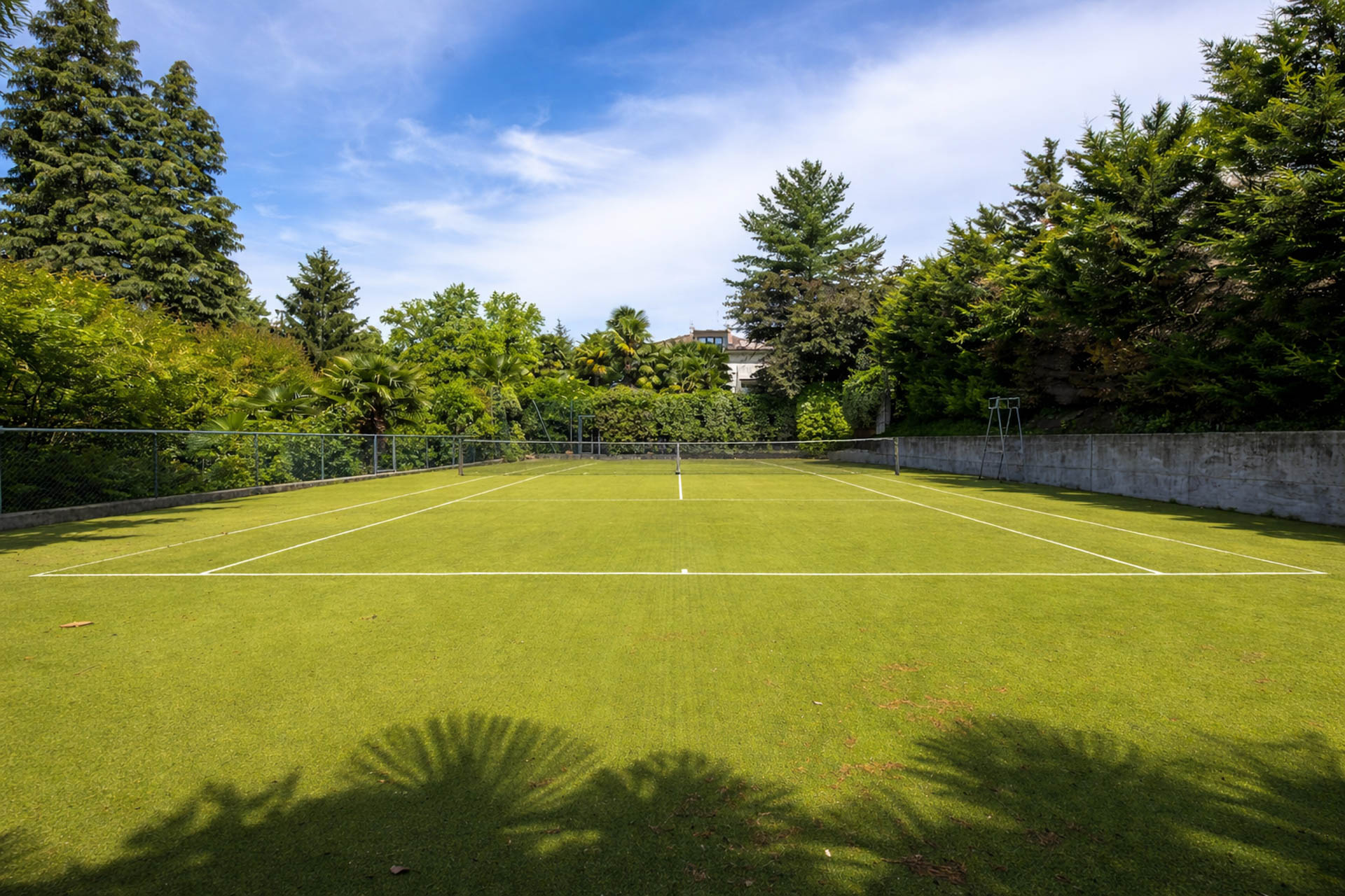 Villa con magnifico parco e campo da tennis in vendita a Castel San Pietro Villa con magnifico parco e campo da tennis in vendita a Castel San Pietro