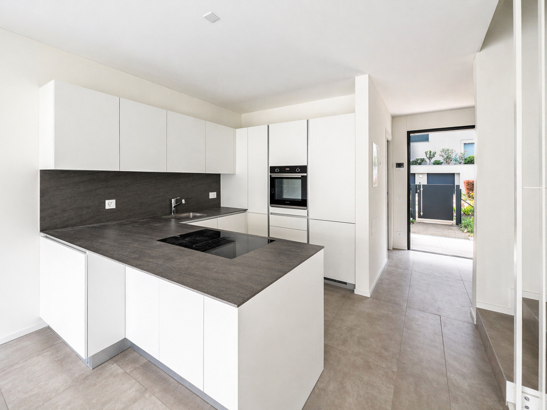 Terraced house with garden for sale in Camorino