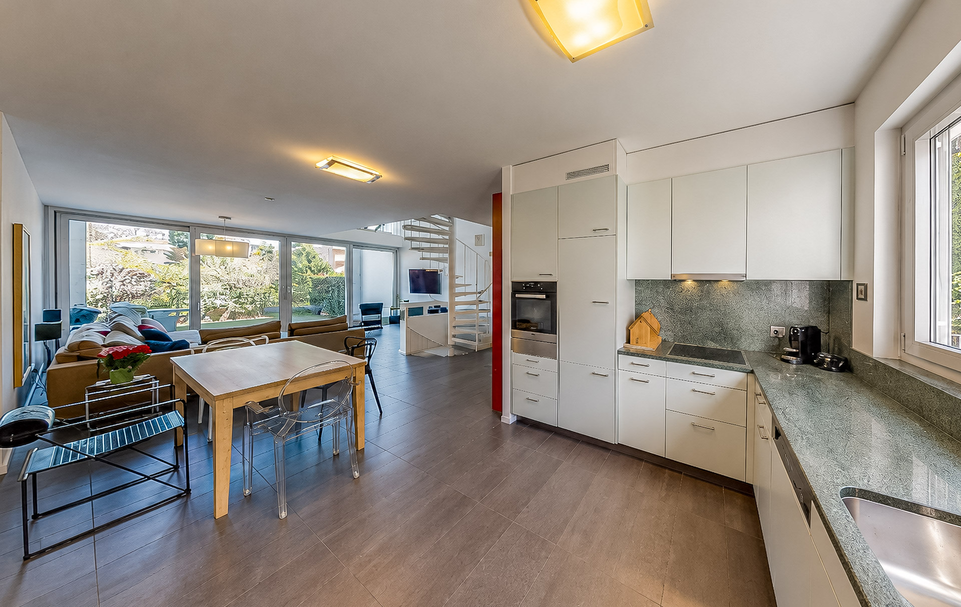 Ampio appartamento 4.5 locali con giardino in vendita a Lugano