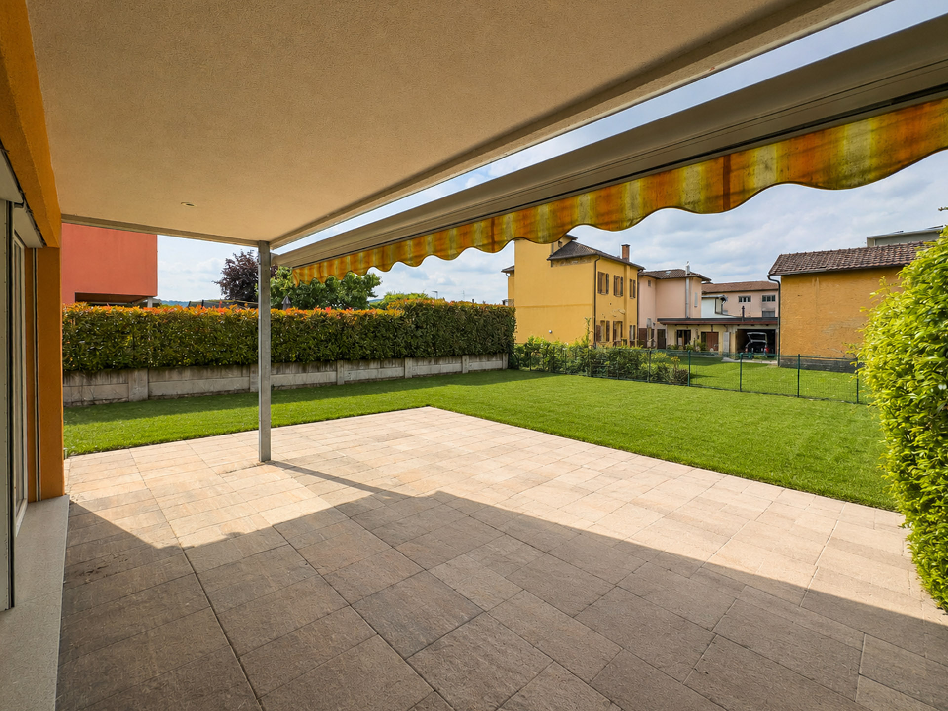 Townhouse with large garden for sale in Ligornetto Townhouse with large garden for sale in Ligornetto