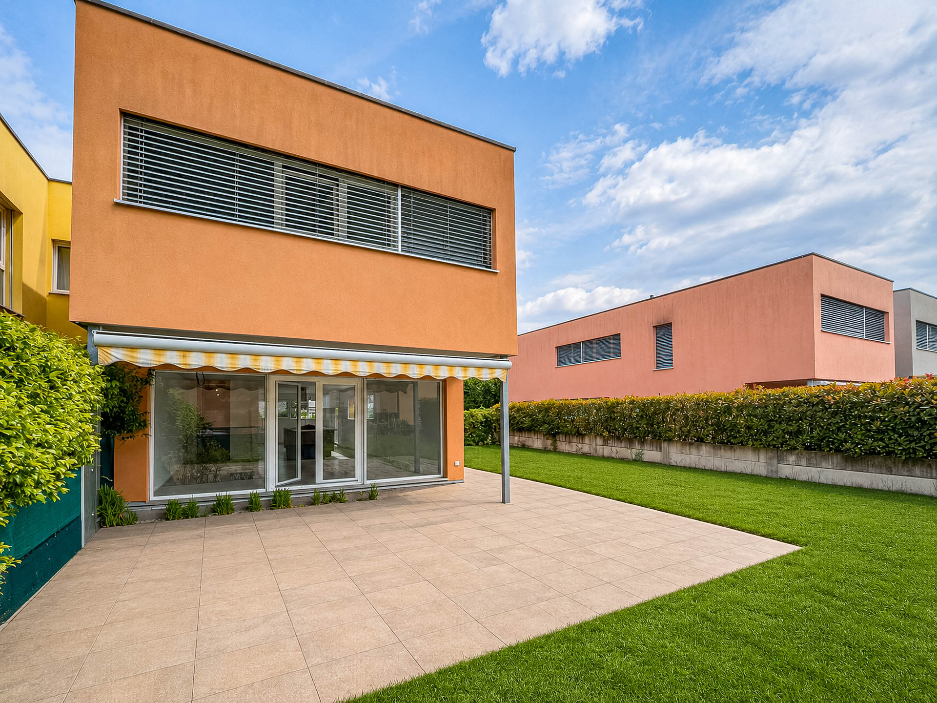 Townhouse with large garden for sale in Ligornetto Townhouse with large garden for sale in Ligornetto