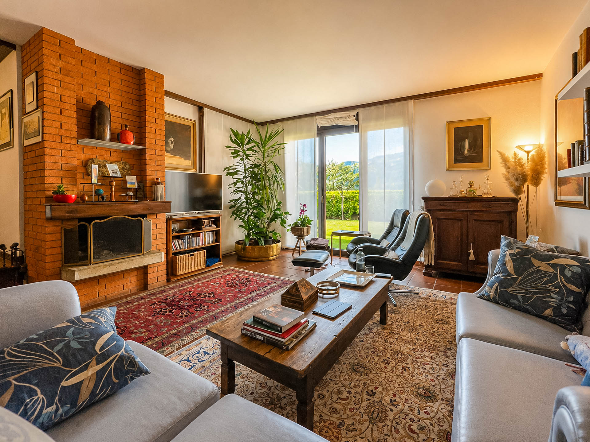 Villetta a schiera di testa con vista aperta in vendita a Vezia Villetta a schiera di testa con vista aperta in vendita a Vezia
