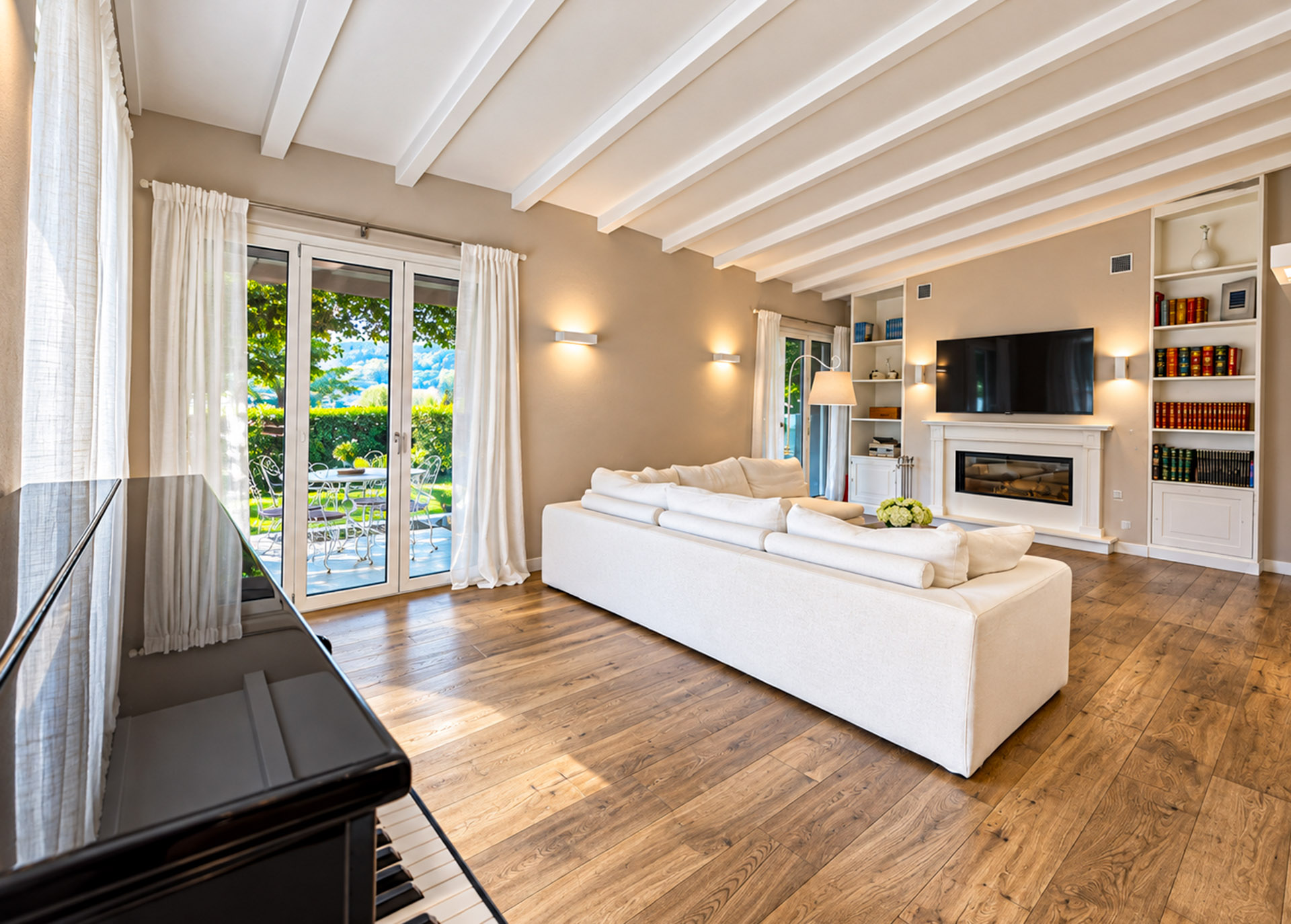 Villa con ampio giardino in vendita a Mendrisio Villa con ampio giardino in vendita a Mendrisio