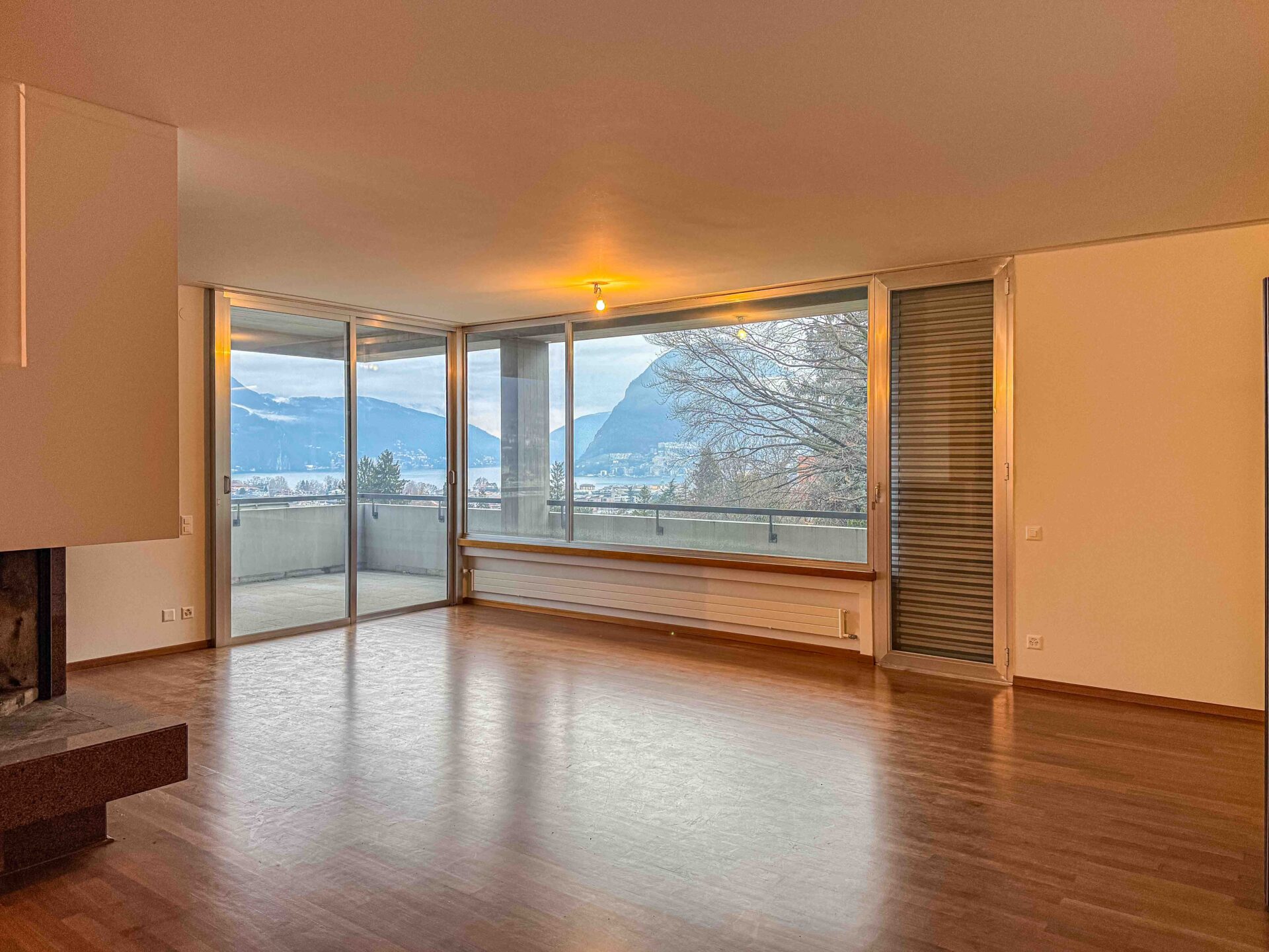 Große Villa mit Seeblick in Lugano zu verkaufen Große Villa mit Seeblick in Lugano zu verkaufen