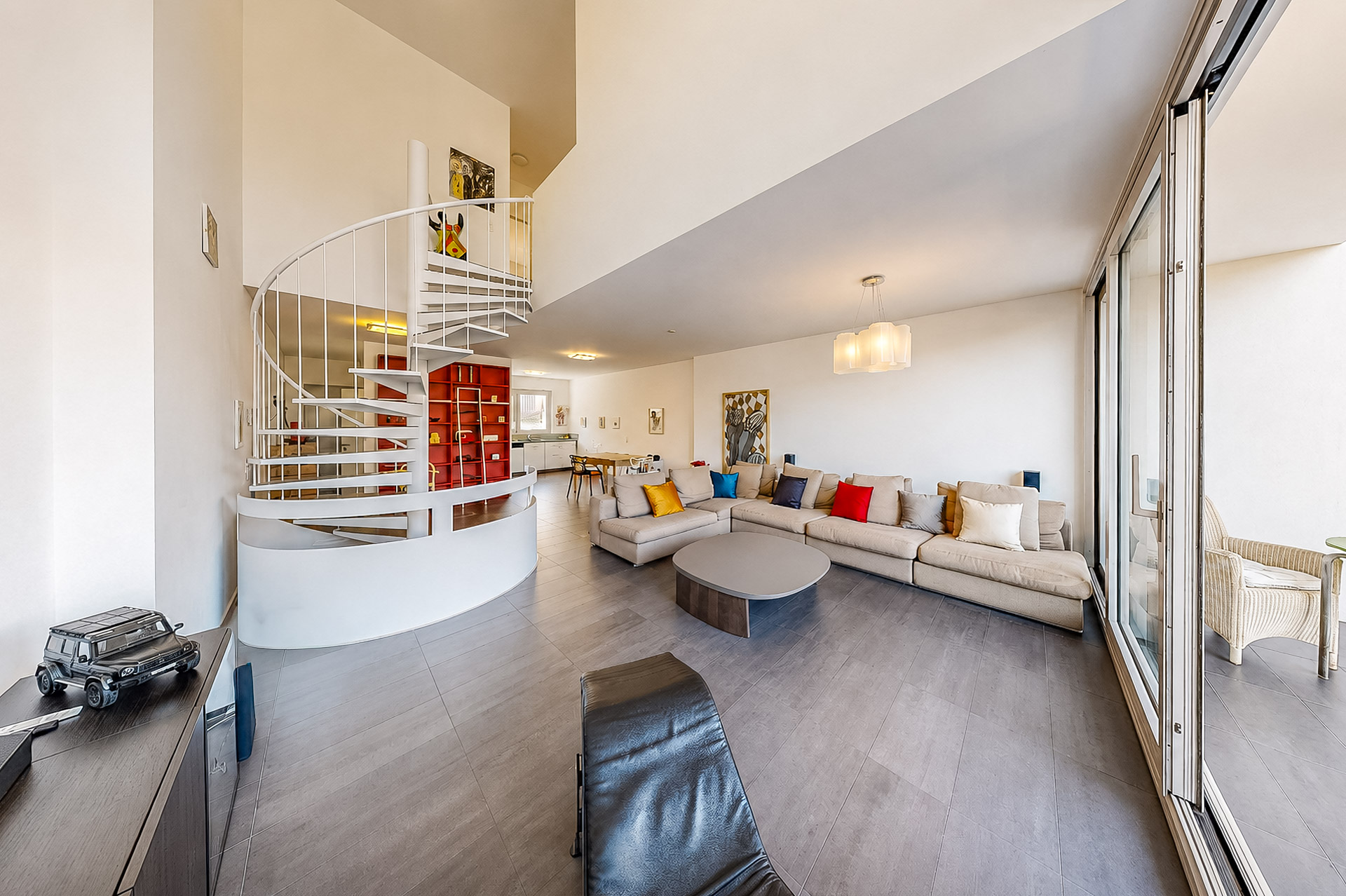 Ampio appartamento 4.5 locali con giardino in vendita a Lugano