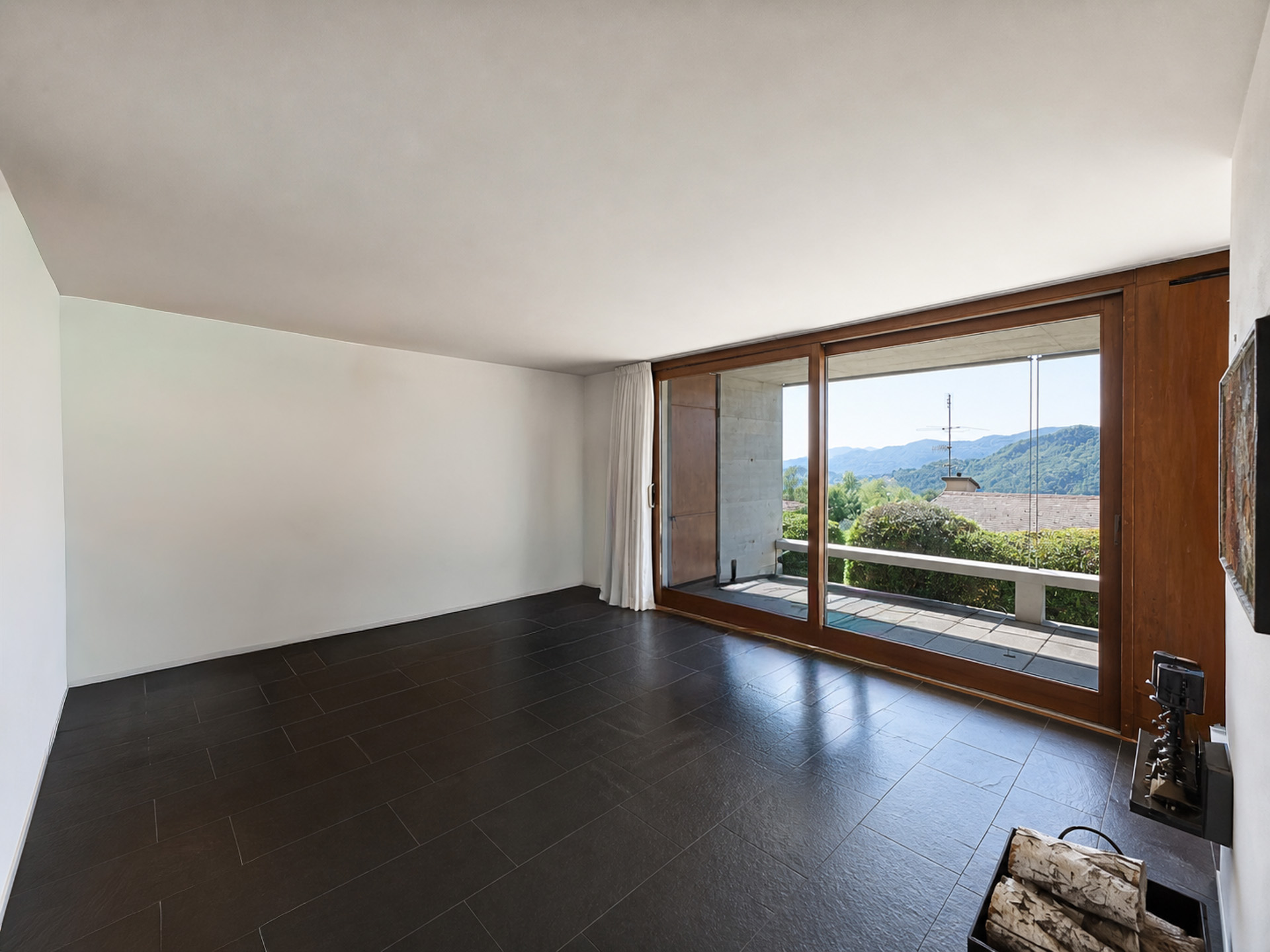 Casa contigua con giardino in vendita a Villa Luganese