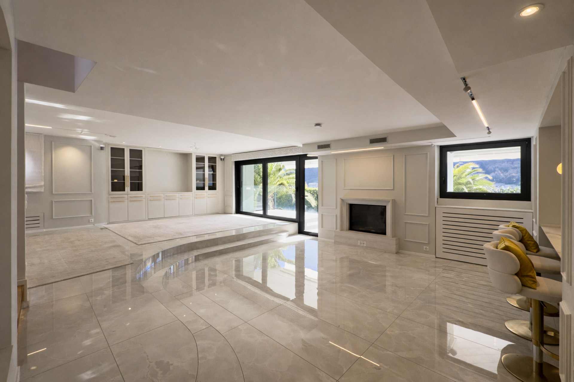 Luxury villa with pool for sale in Collina d’Oro