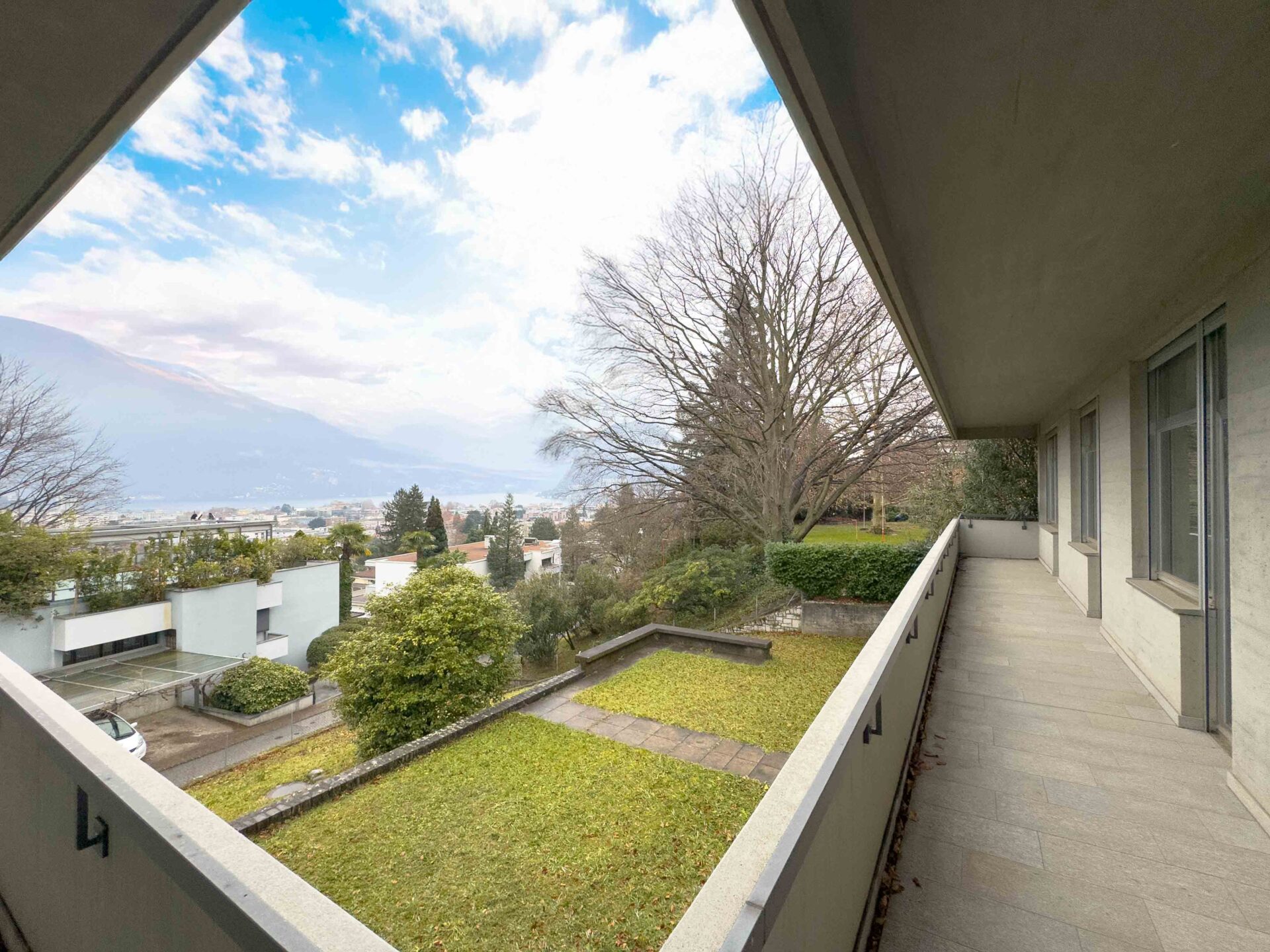 Große Villa mit Seeblick in Lugano zu verkaufen Große Villa mit Seeblick in Lugano zu verkaufen