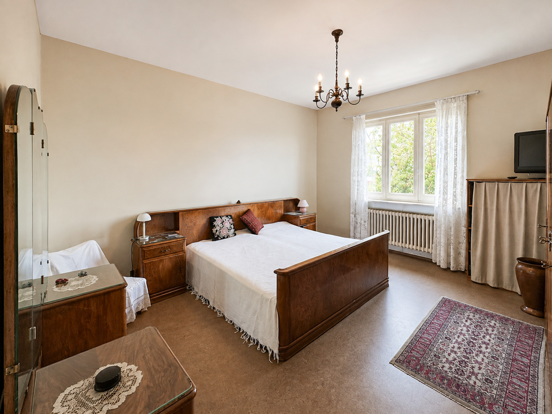 Casa unifamiliare con grande giardino in vendita a Morbio inferiore Casa unifamiliare con grande giardino in vendita a Morbio inferiore