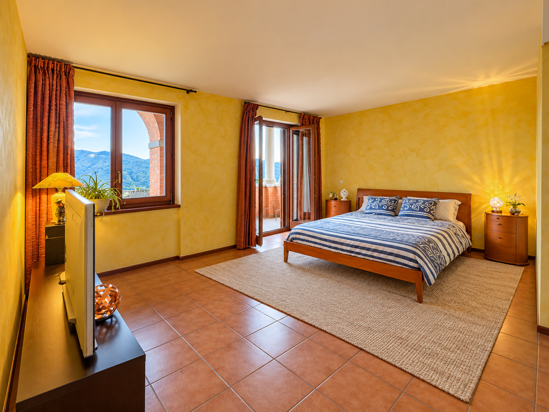 Villa con ampio giardino in vendita a Vacallo Villa con ampio giardino in vendita a Vacallo