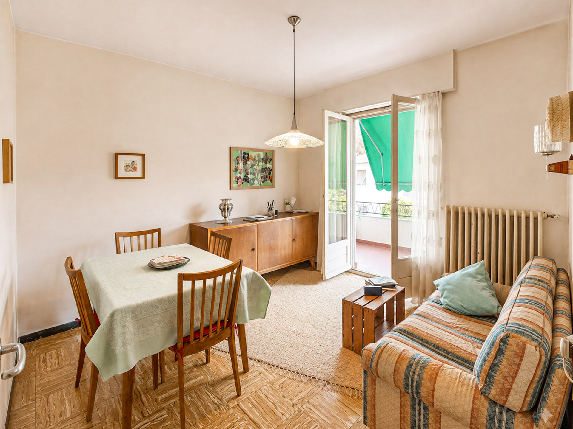 Casa unifamiliare con grande giardino in vendita a Morbio inferiore Casa unifamiliare con grande giardino in vendita a Morbio inferiore