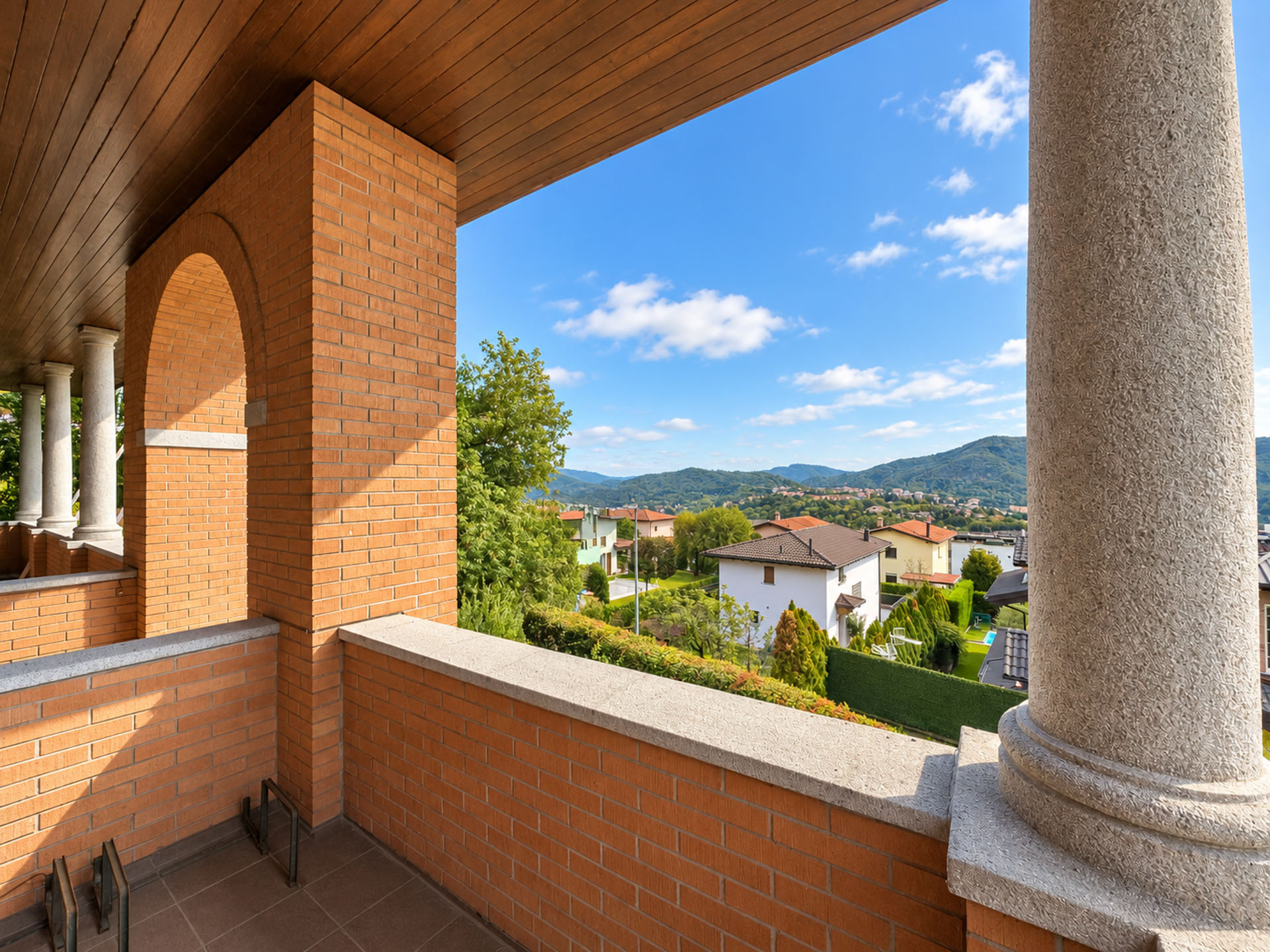Villa con ampio giardino in vendita a Vacallo Villa con ampio giardino in vendita a Vacallo