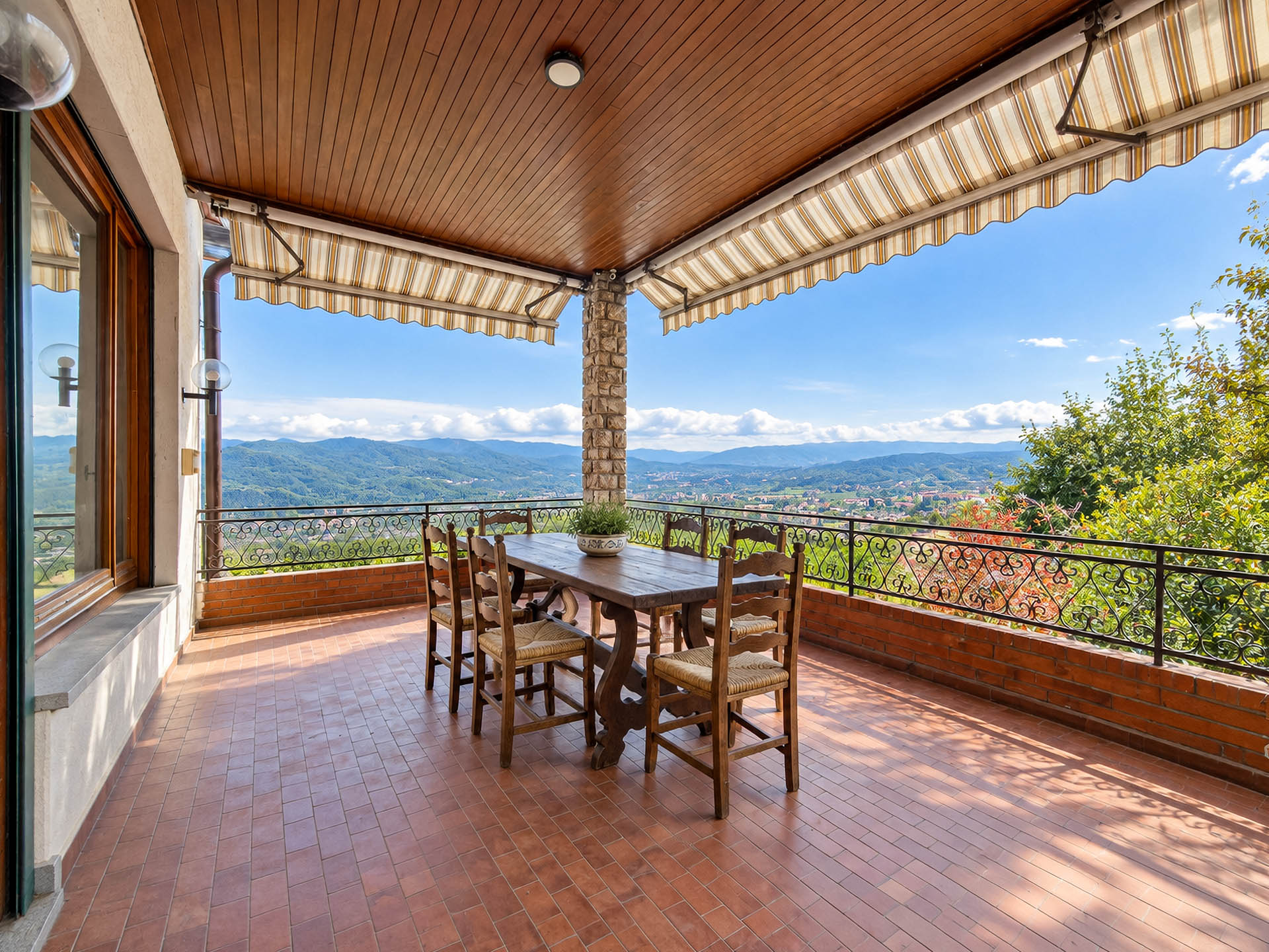 Villa signorile in vendita a Vacallo Villa signorile in vendita a Vacallo