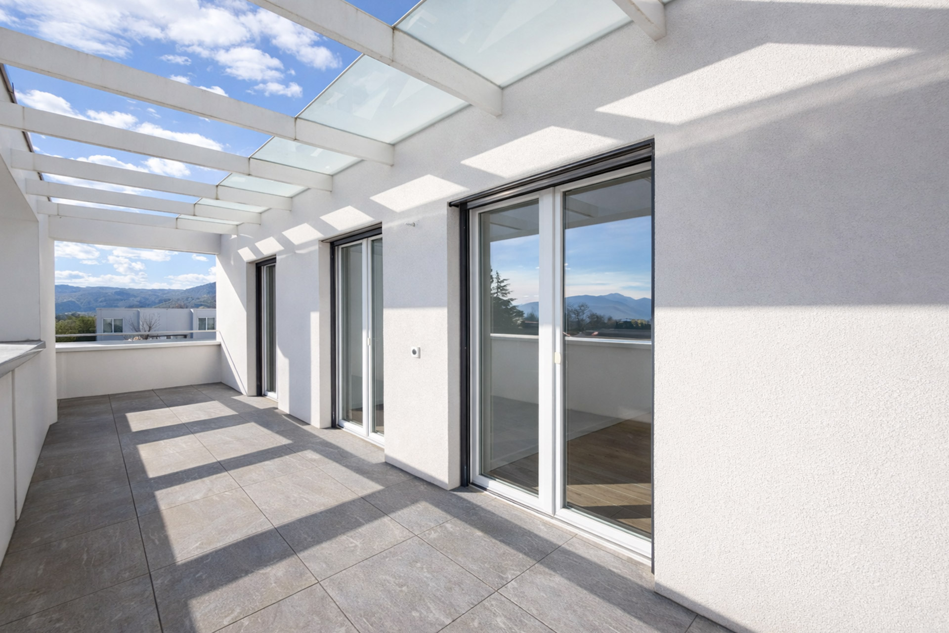 Nuova casa a schiera con giardino in vendita a Bioggio