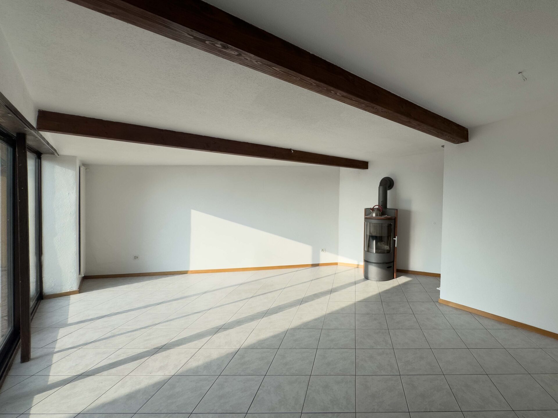 Large single-family house for sale in Aranno Large single-family house for sale in Aranno