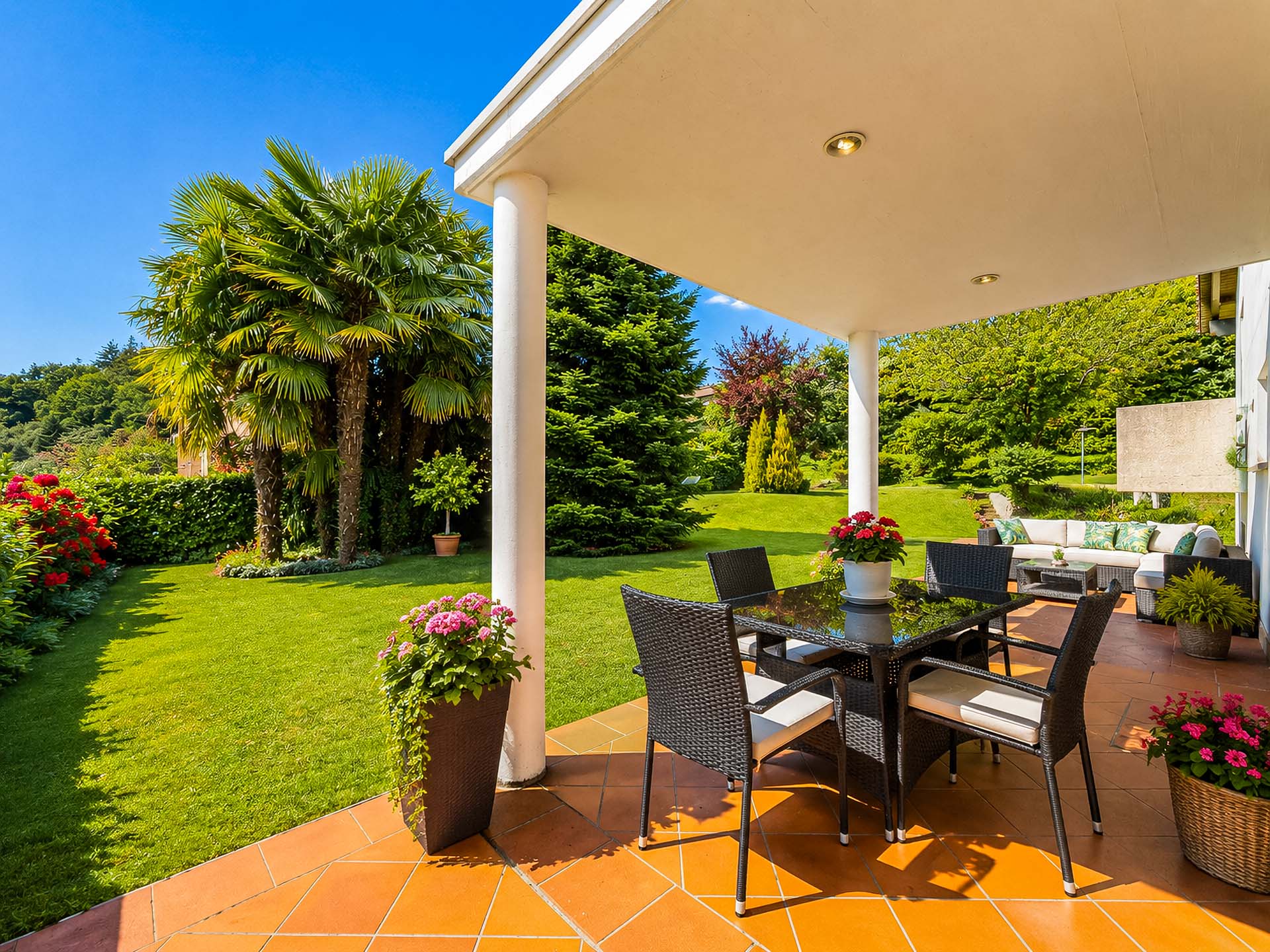 Casa unifamiliare con grande giardino in vendita a Gentilino Casa unifamiliare con grande giardino in vendita a Gentilino