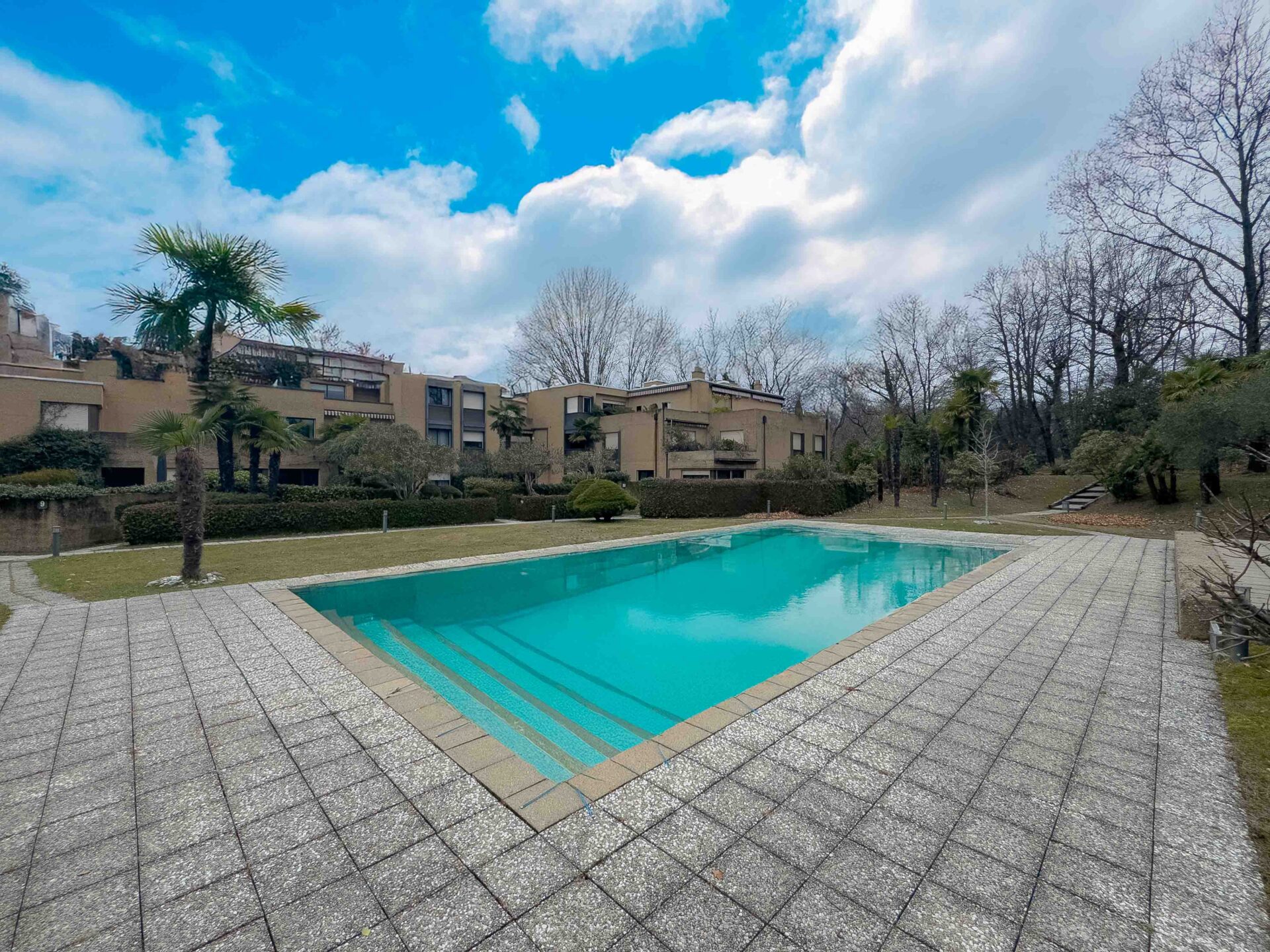 Apartment with small garden for sale in Collina d’Oro