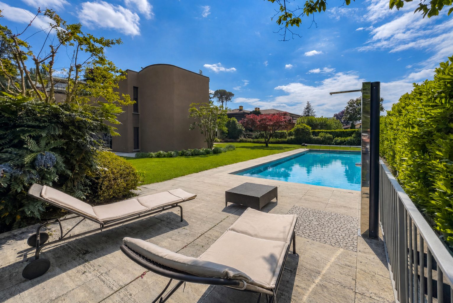 Moderna villa con piscina in vendita a Mendrisio