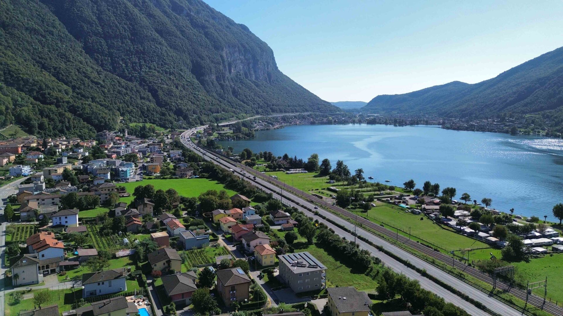 Doppelhaushälfte mit Garten zu verkaufen in Melano Doppelhaushälfte mit Garten zu verkaufen in Melano