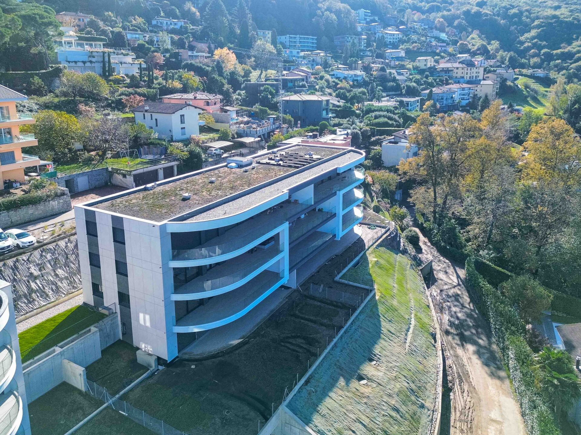 Appartamento con giardino e vista lago in vendita a Montagnola in una esclusiva residenza