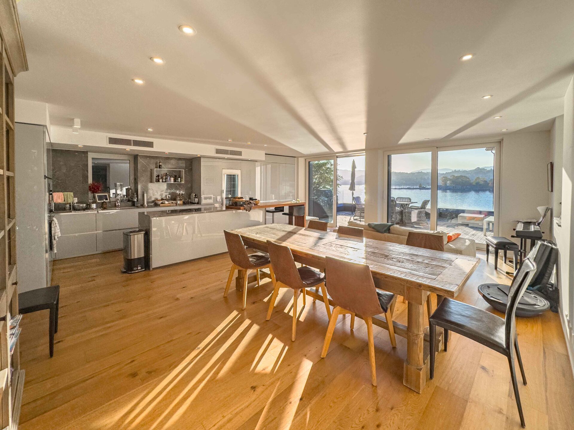 Villa di design con splendida vista lago in vendita a Castagnola Villa di design con splendida vista lago in vendita a Castagnola