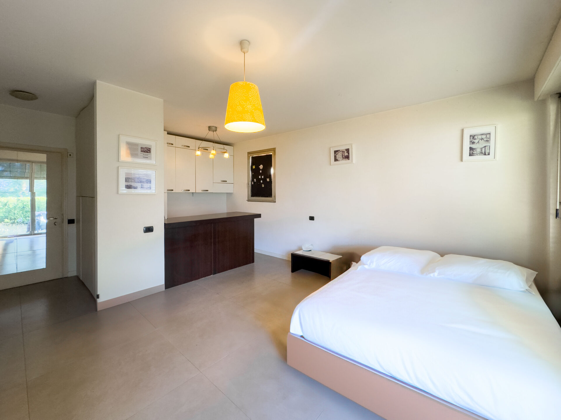 Monolocale con vista sul lago e sulle montagne in vendita a Bissone