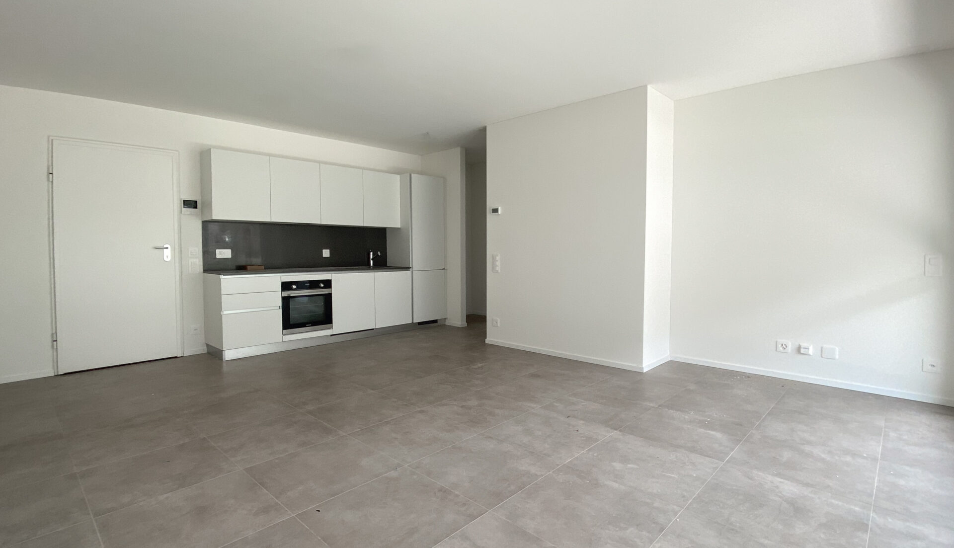 2,5-Zimmer-Wohnung mit großem Garten in der Residenza al Parco in Camorino zu verkaufen