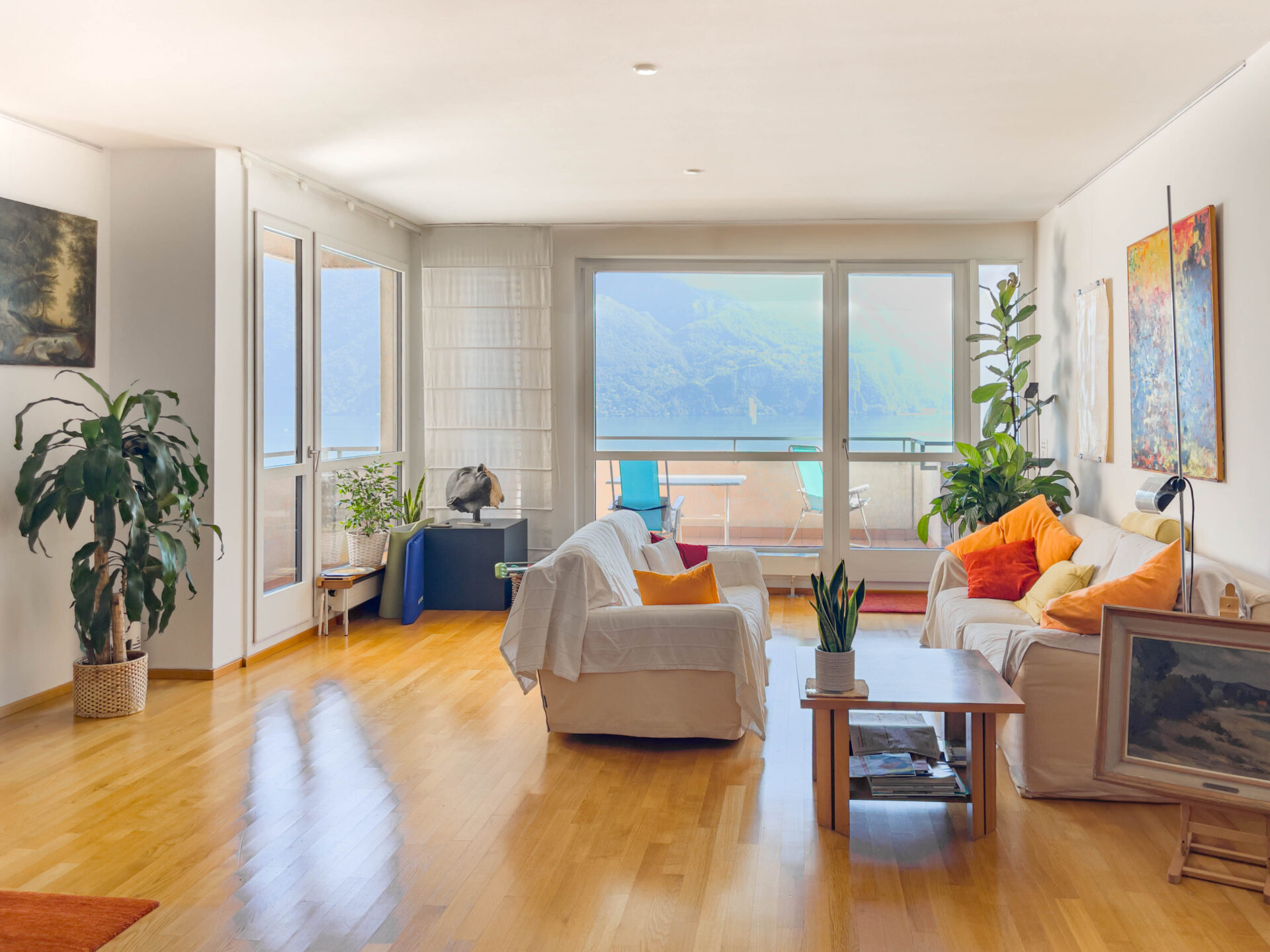 Exclusive apartment on Lake Lugano
