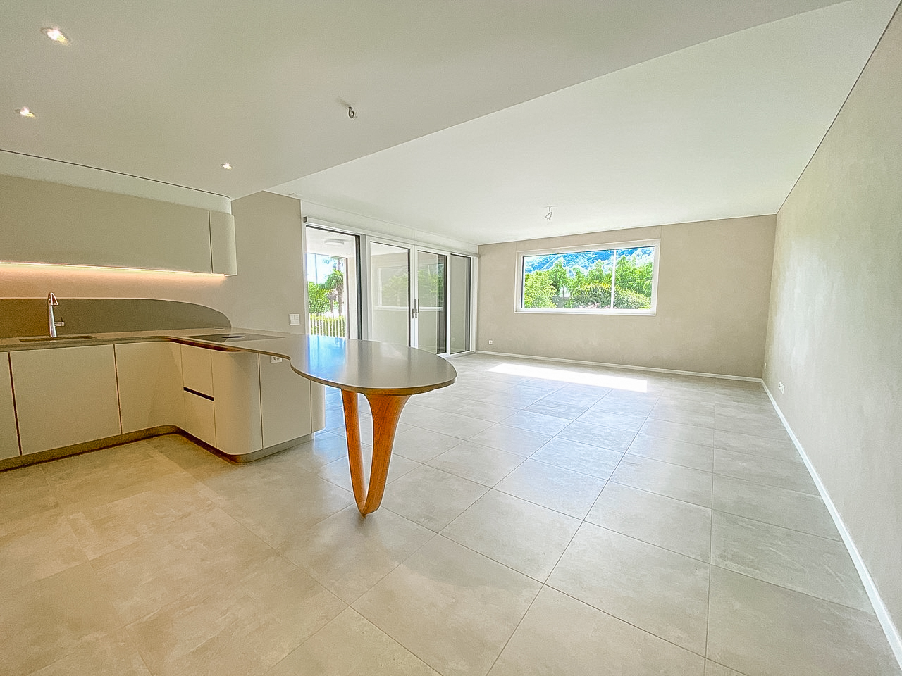 Apartment with garden for sale in Melano a short distance from the lakefront