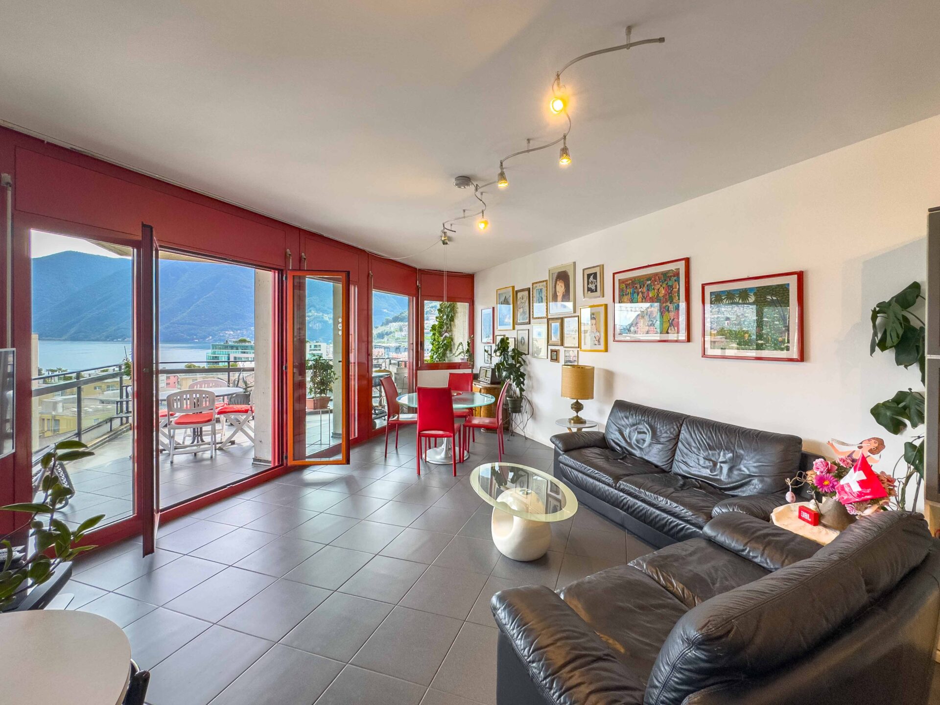Apartment with lake view for sale in Lugano’s Loreto neighborhood