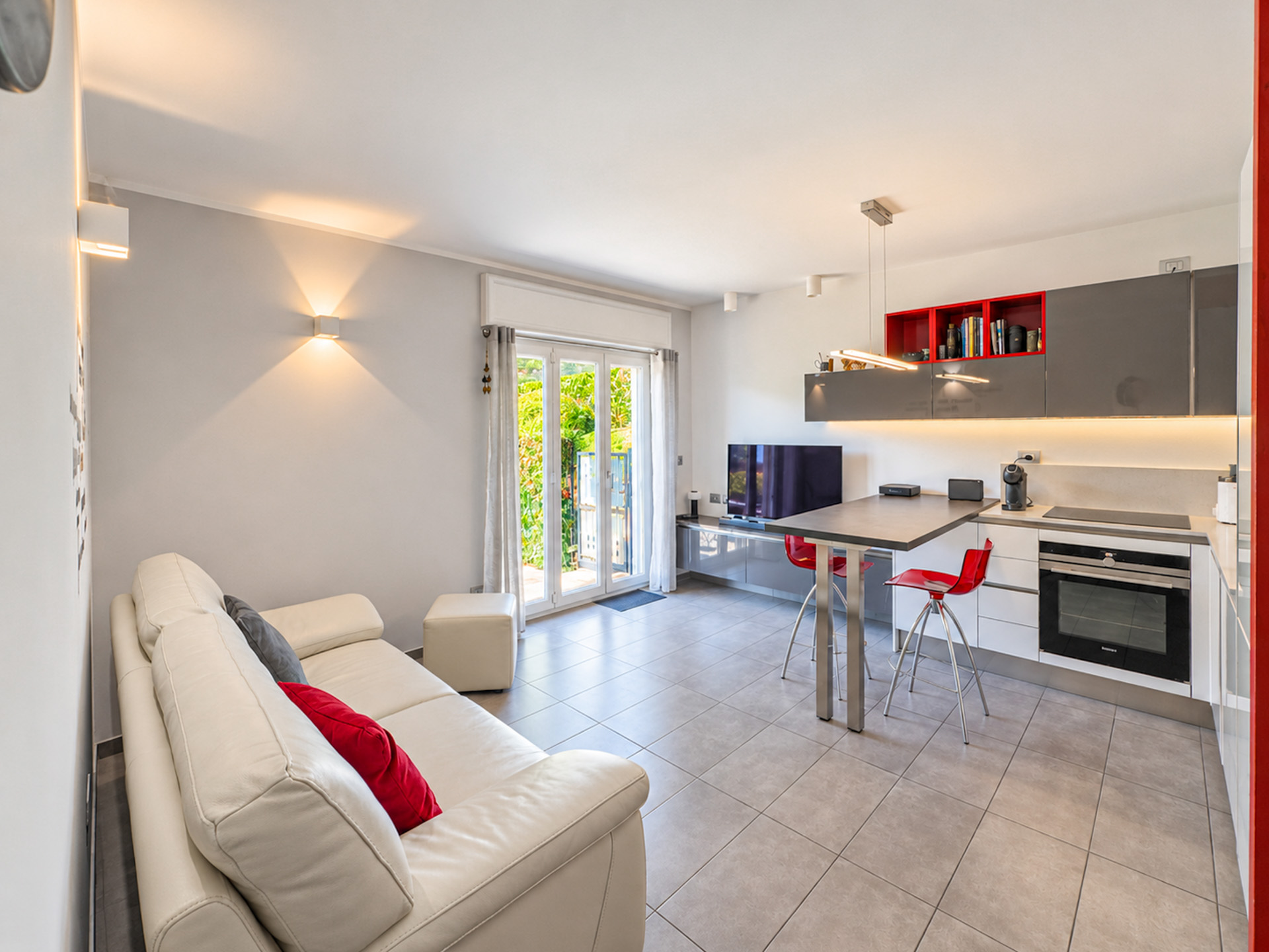 3.5-room apartment with a garden for sale in Carona 3.5-room apartment with a garden for sale in Carona