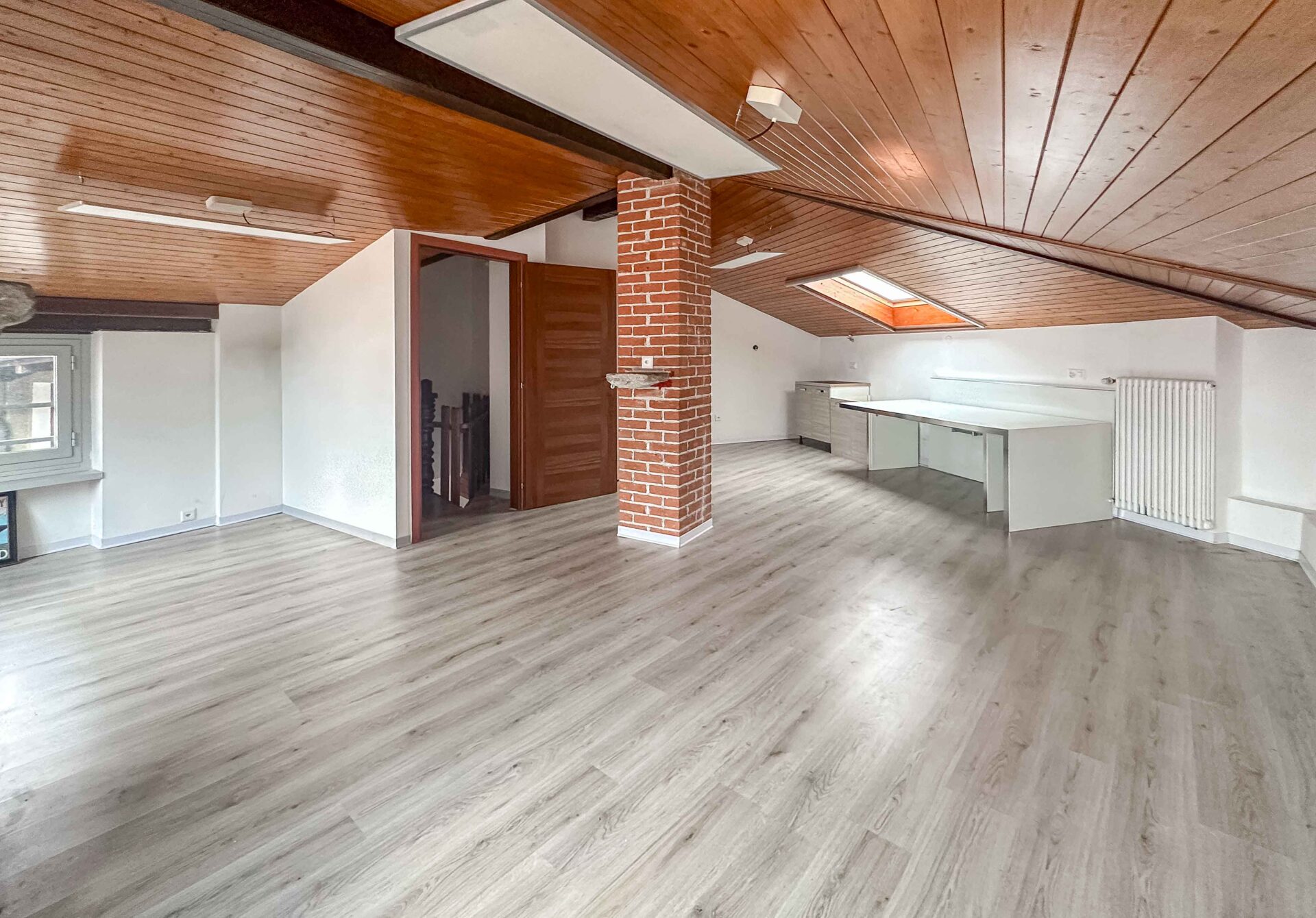 Spacious 3.5-room apartment for sale in Rovio in the city core