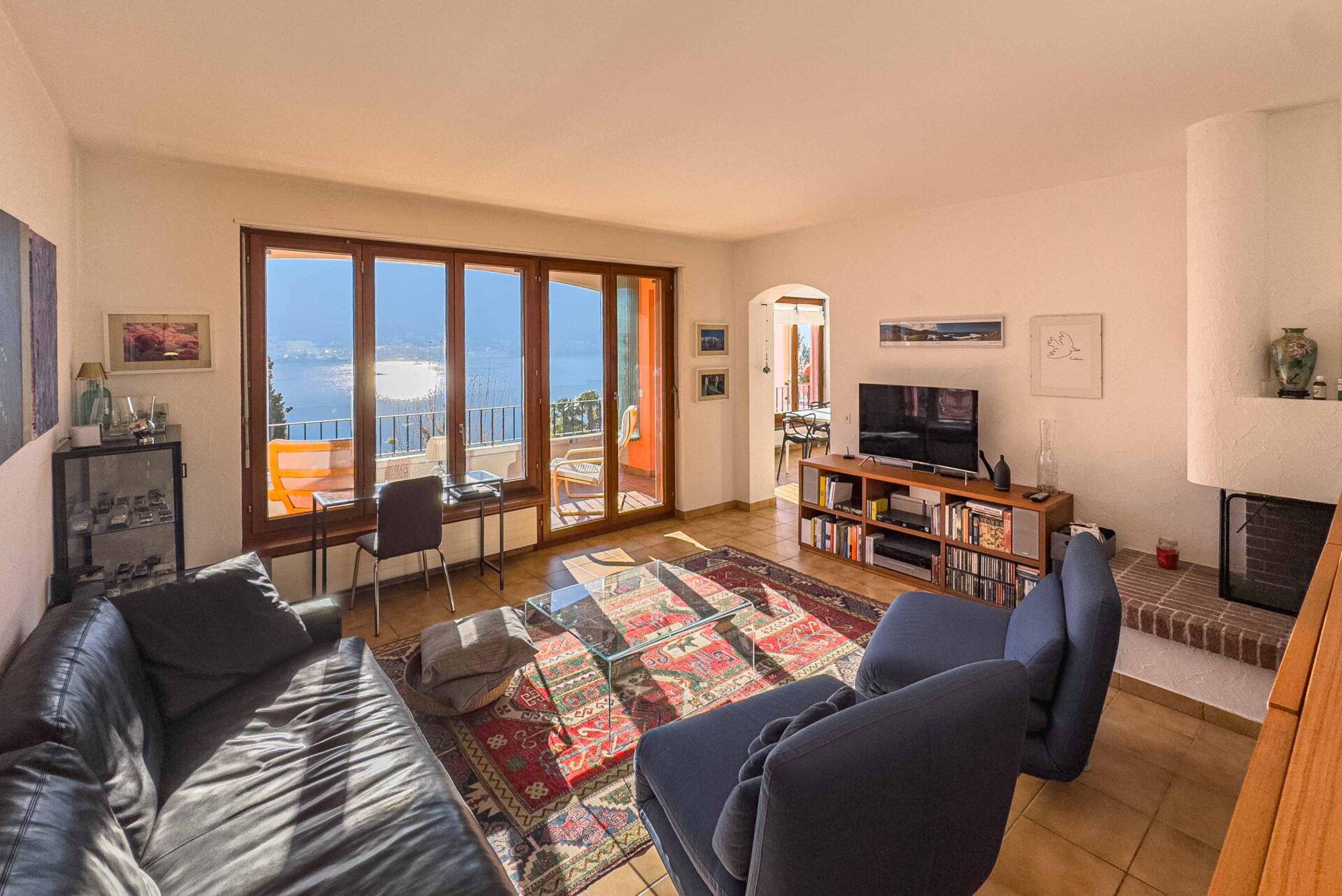 Lake view apartment with pool for sale in Vico Morcote