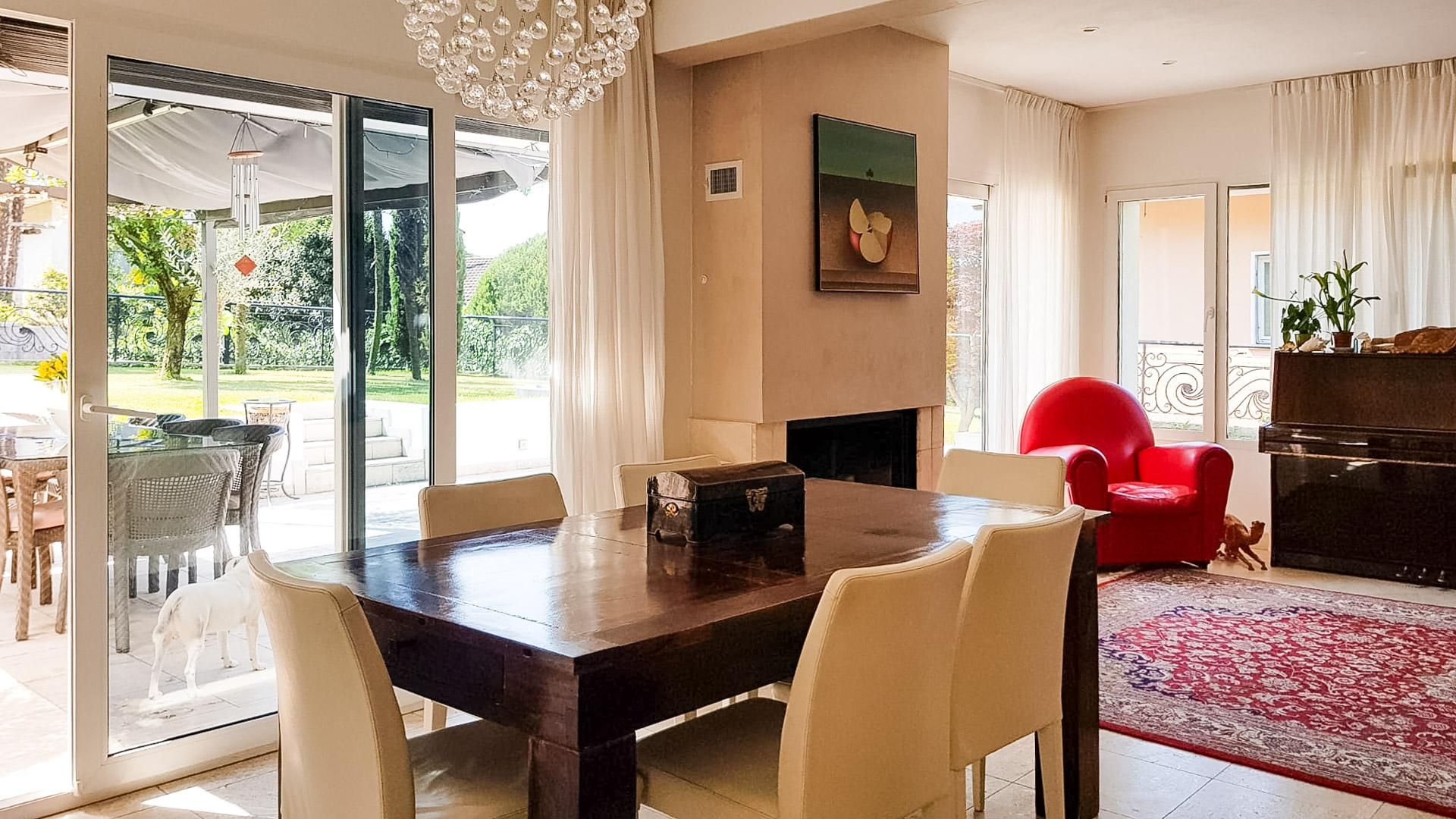 Large, bright single-family home for sale in Melano