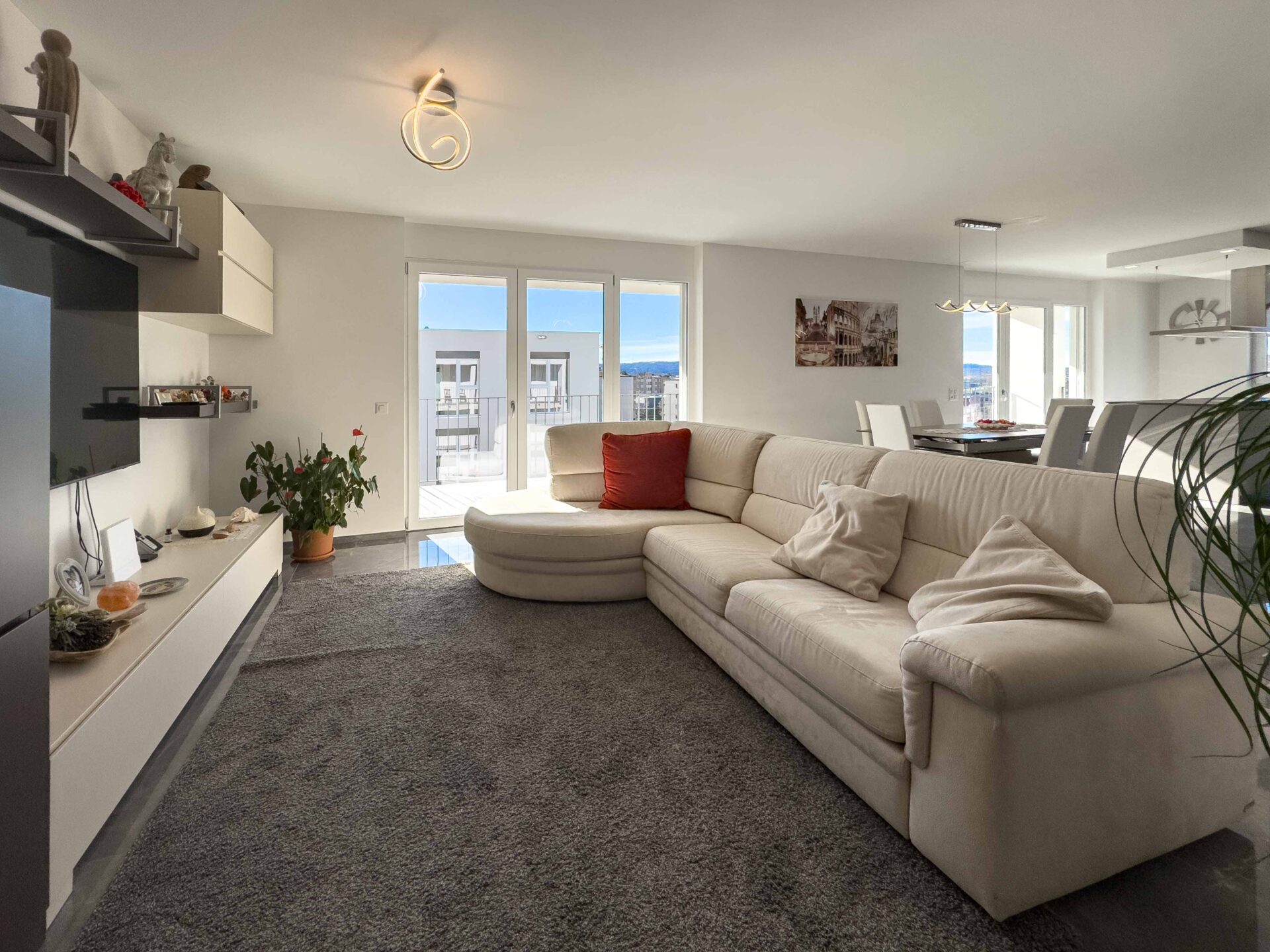 Prestigeträchtiges 4,5-Zimmer-Penthouse in Mendrisio zu verkaufen