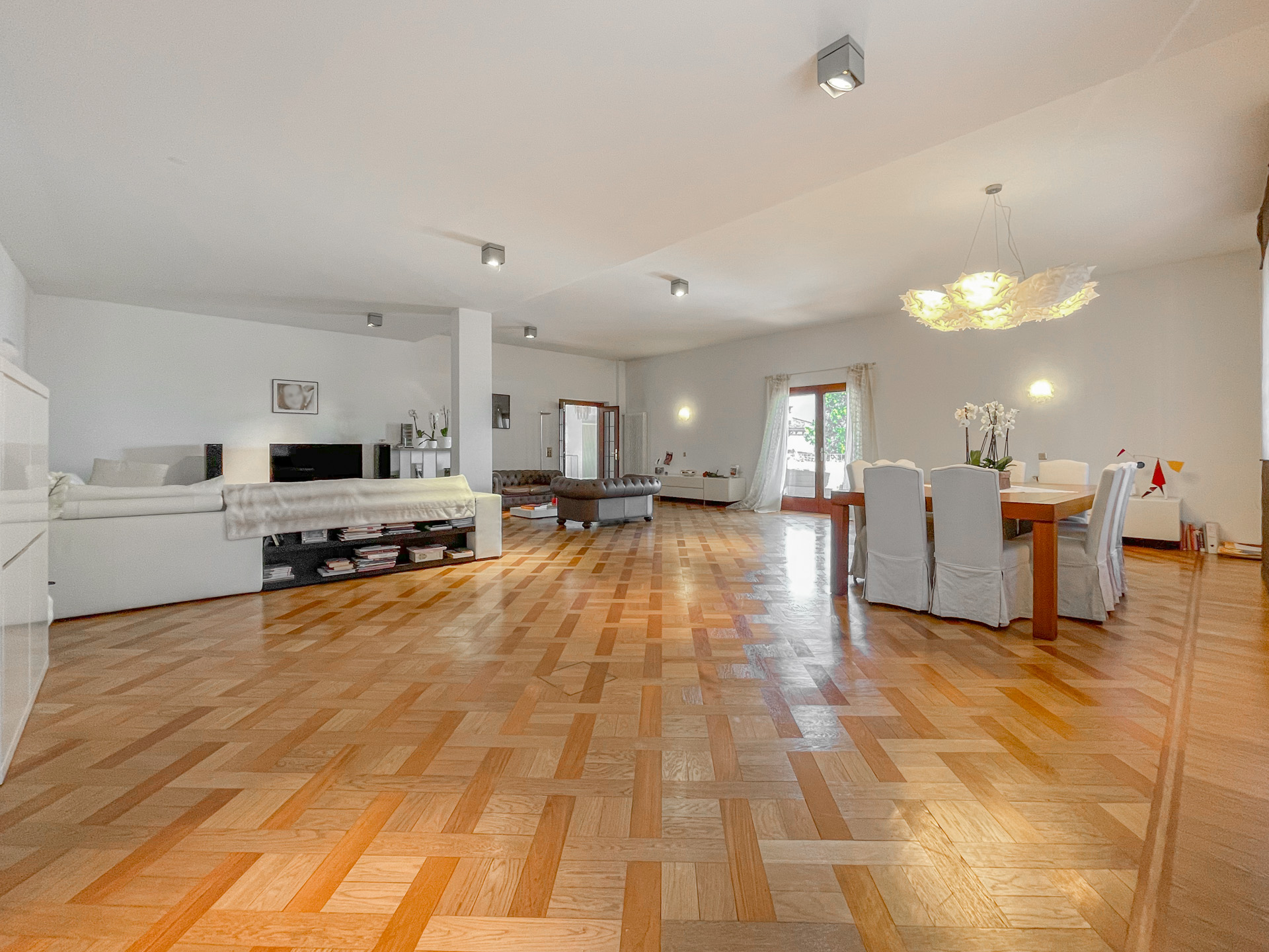 Exclusive luxury villa with stunning lake views for sale in Lugano