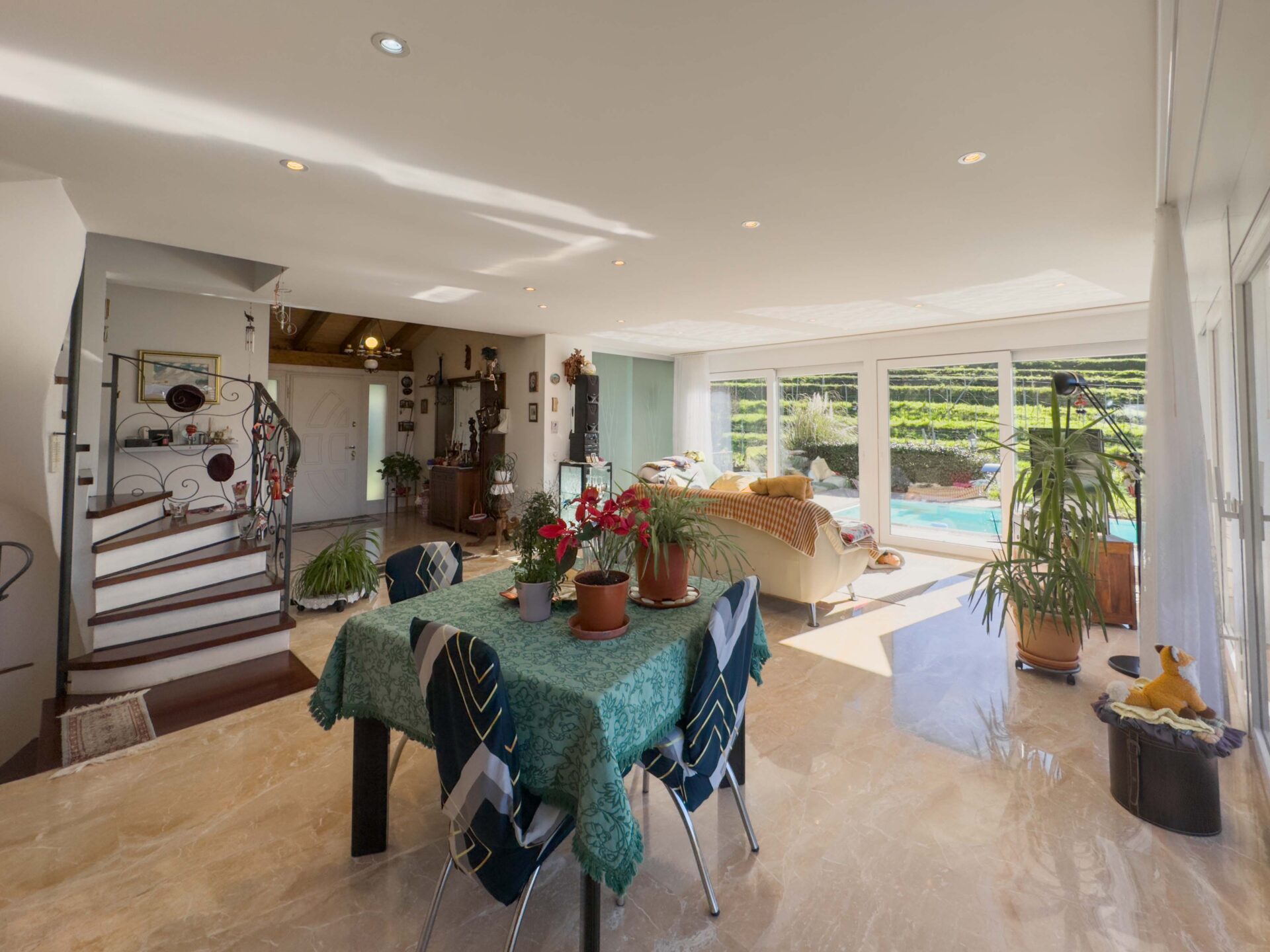 Casa unifamiliare con giardino e piscina in vendita a Bioggio