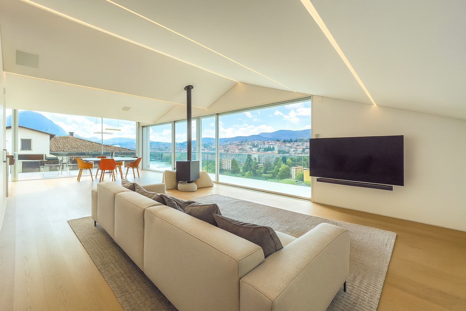 Prestigious villa with pool and lake view terrace for sale in Lugano Prestigious villa with pool and lake view terrace for sale in Lugano