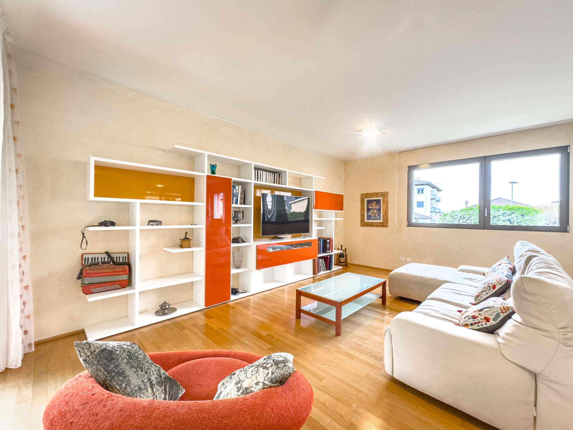 Große Wohnung mit großem Garten in Mendrisio in der Nähe des Zentrums zu verkaufen