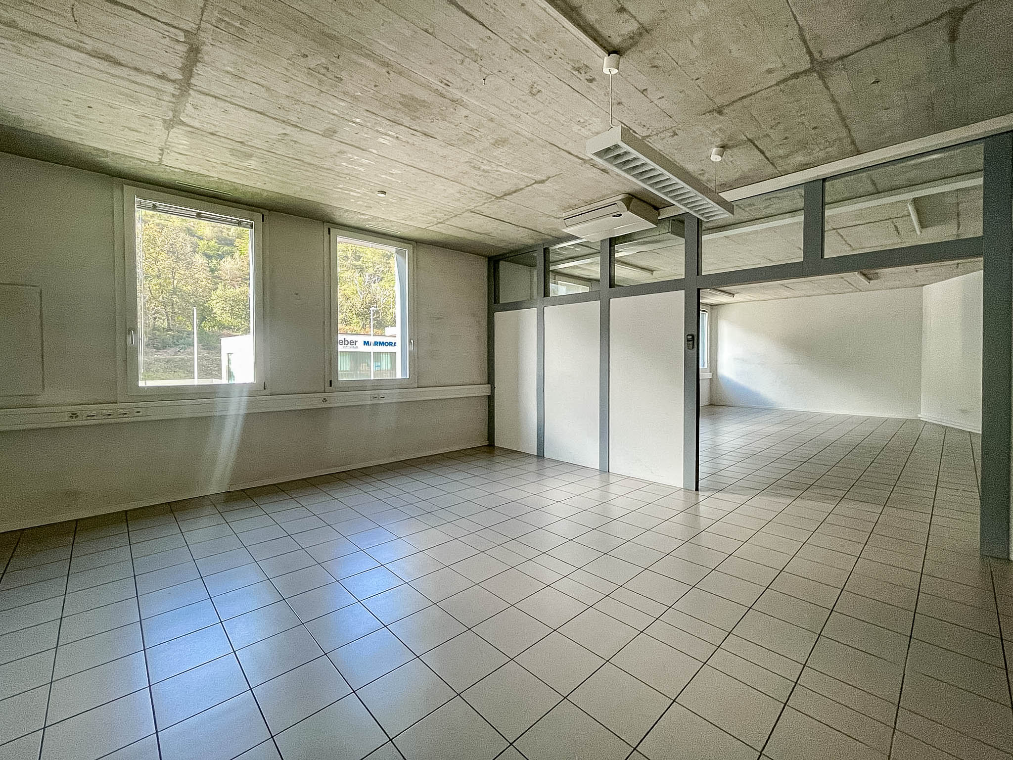 Grande locale uso ufficio in affitto a Mezzovico