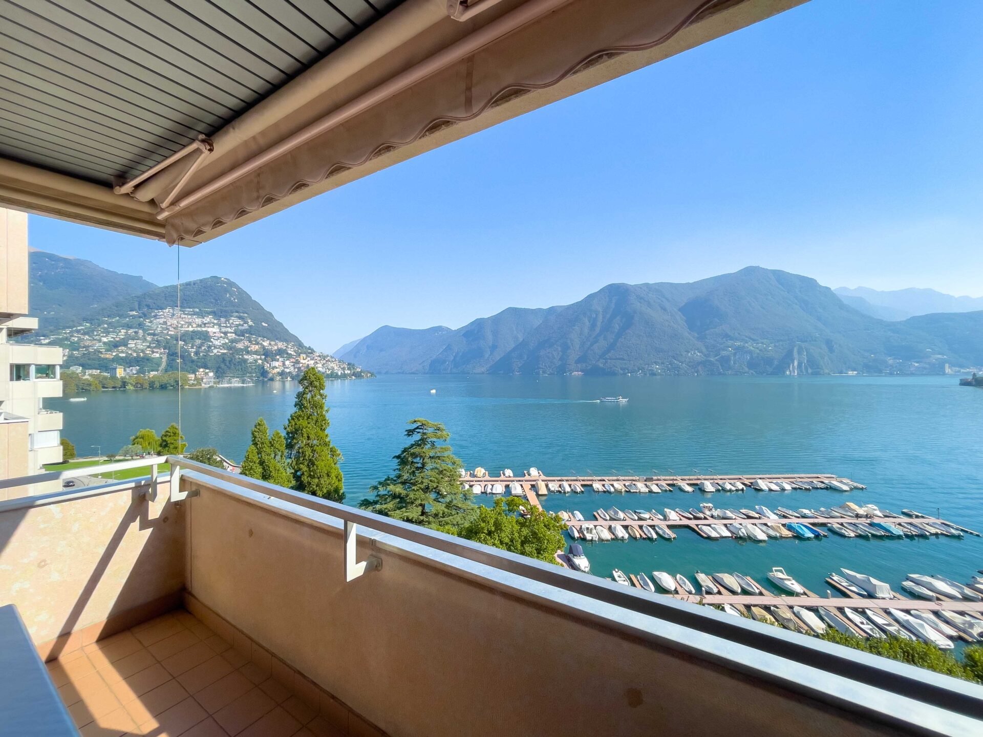 Exclusive apartment on Lake Lugano