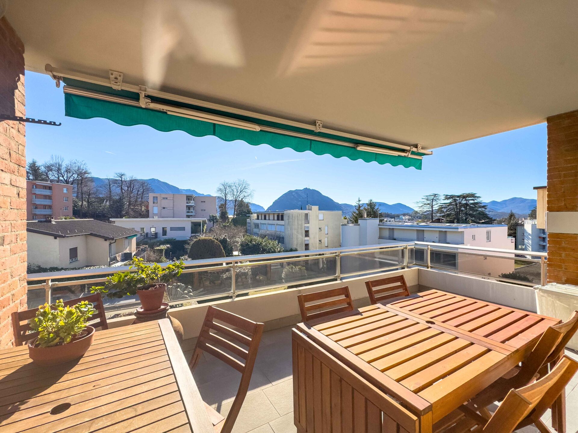 Geräumige 3,5-Zimmer-Wohnung in Massagno in Residenz mit Schwimmbad zu verkaufen