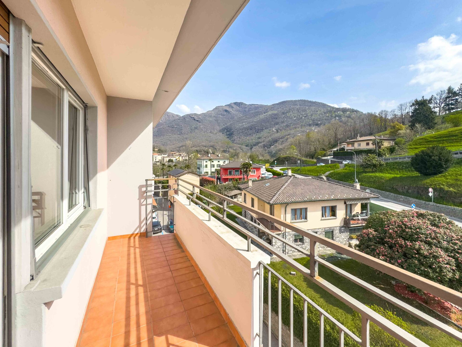 Dachgeschosswohnungen in einem Block in Taverne zu verkaufen