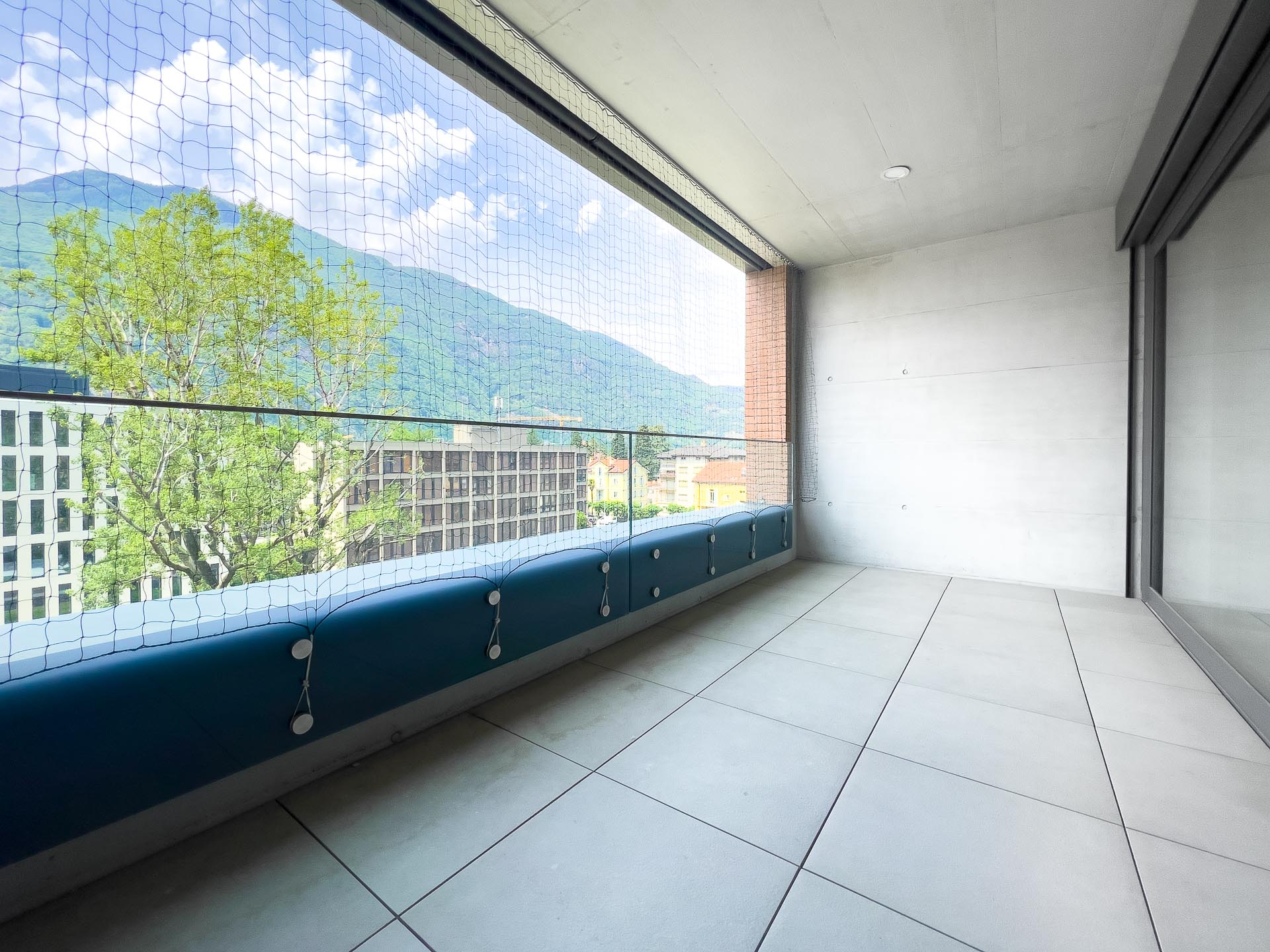 Große Neubauwohnung in Gehweite des Zentrums von Bellinzona zu verkaufen