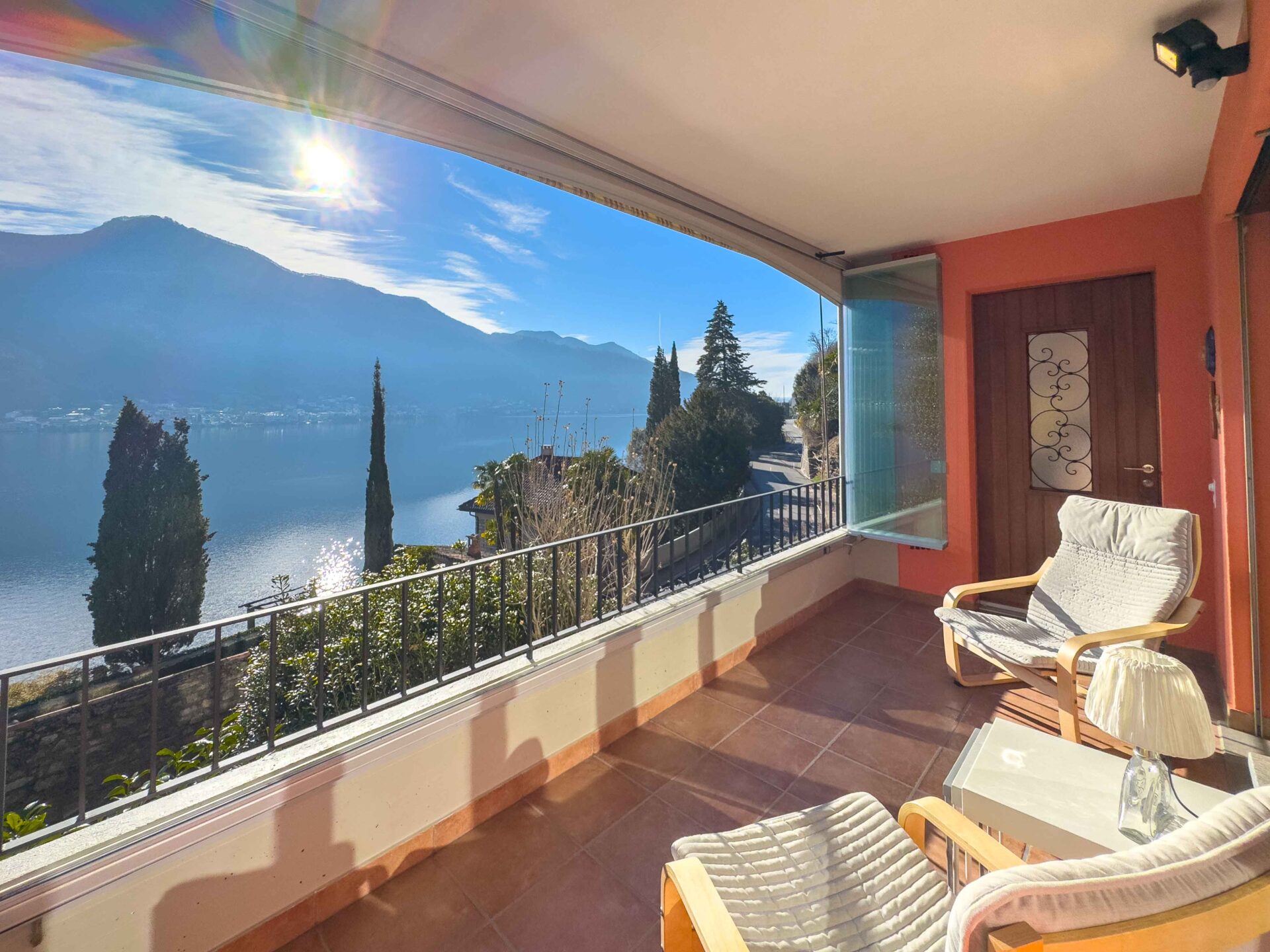 Lake view apartment with pool for sale in Vico Morcote