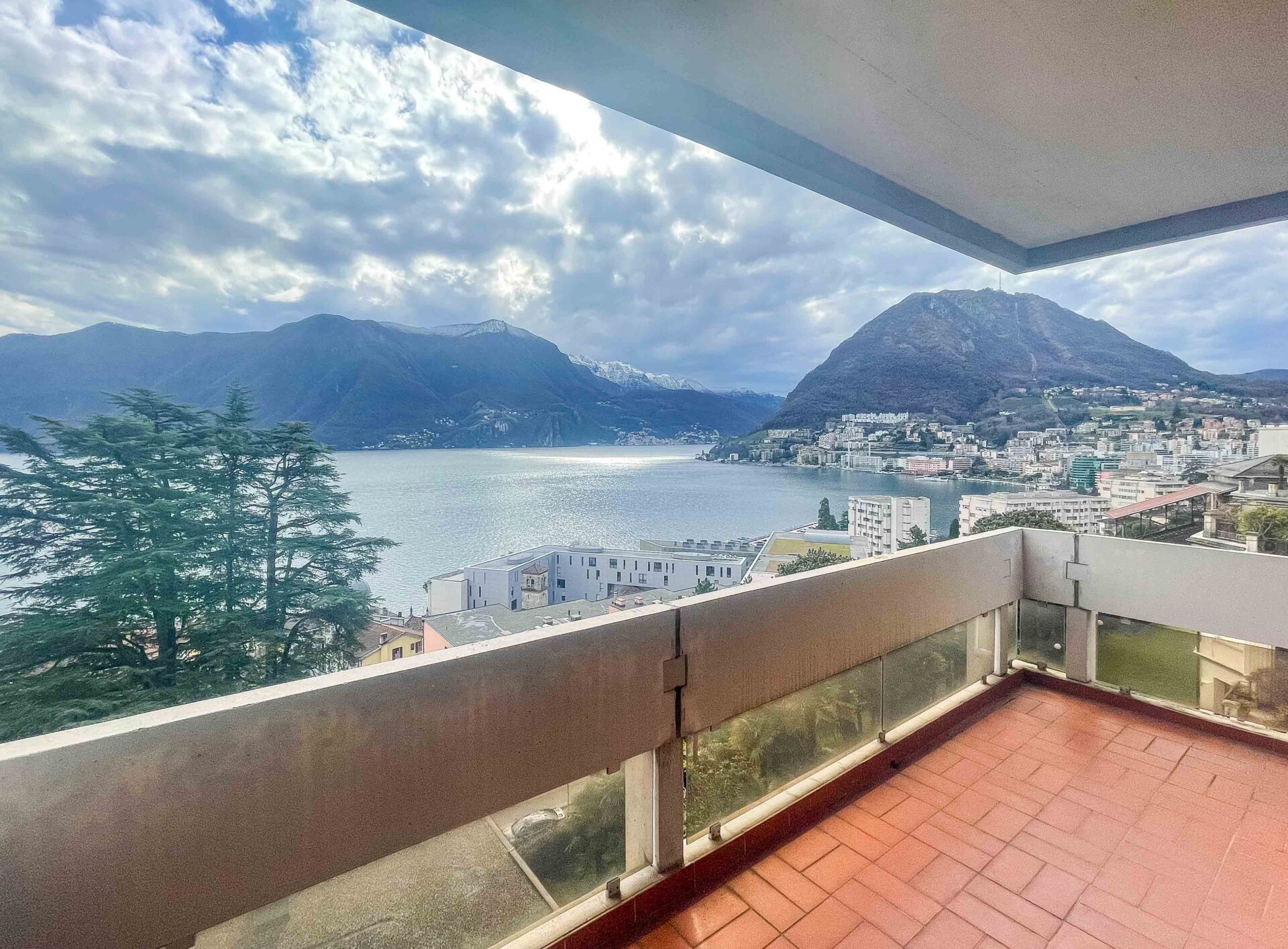 Wohnung mit atemberaubendem Seeblick in Lugano zu verkaufen