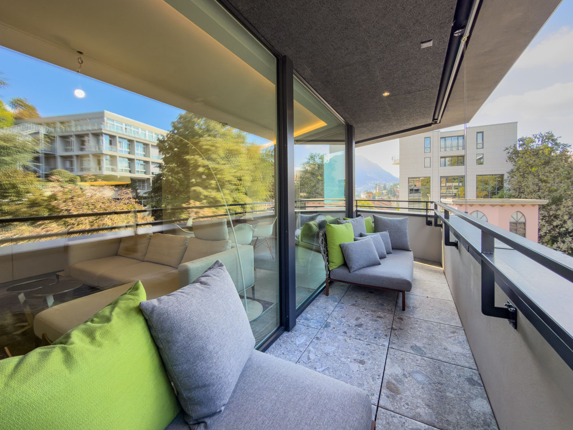 Attico vista lago 3.5 locali in affitto a Lugano