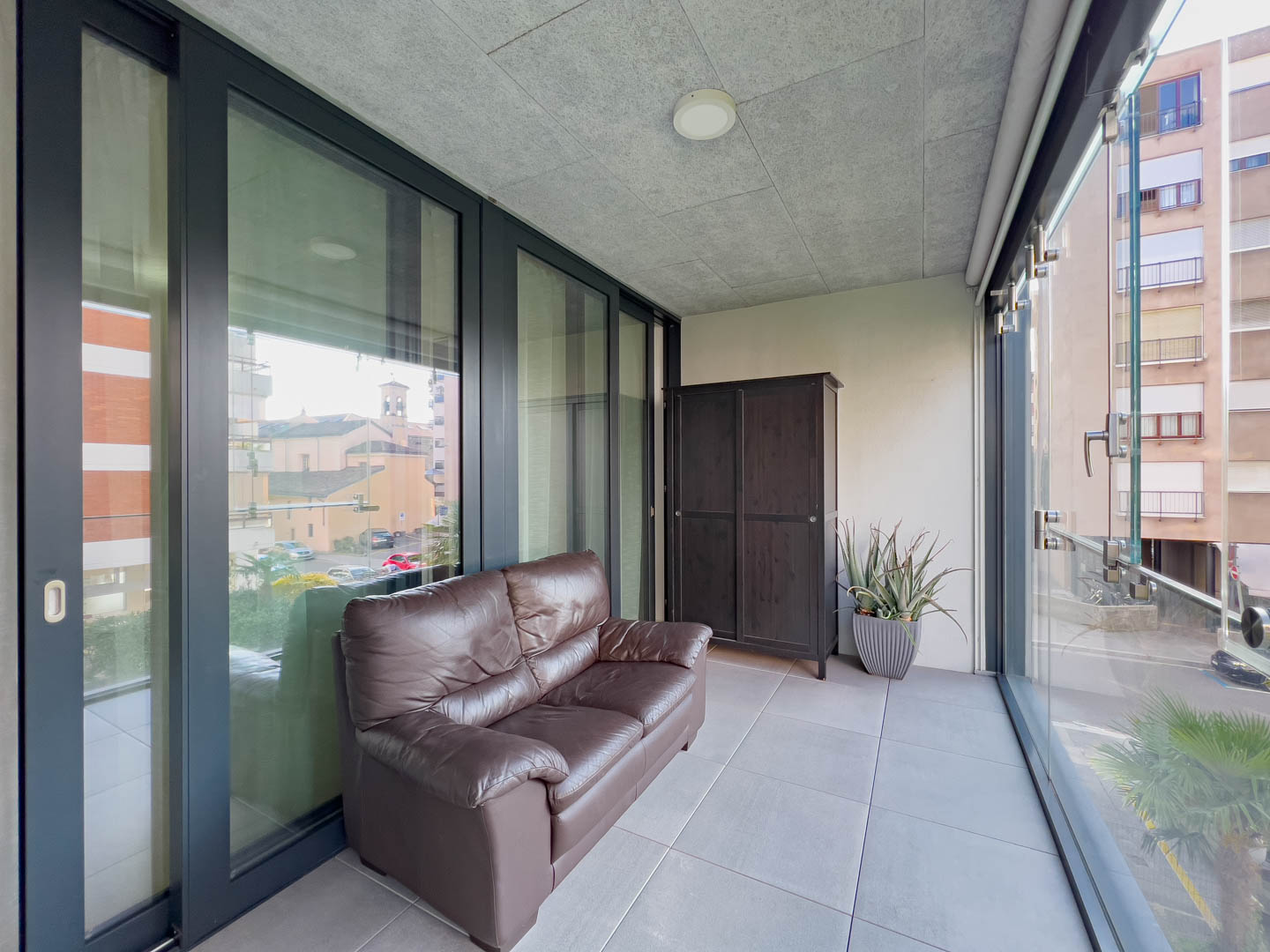 Modern apartment for sale in Lugano in an elegant building of recent construction Modern apartment for sale in Lugano in an elegant building of recent construction