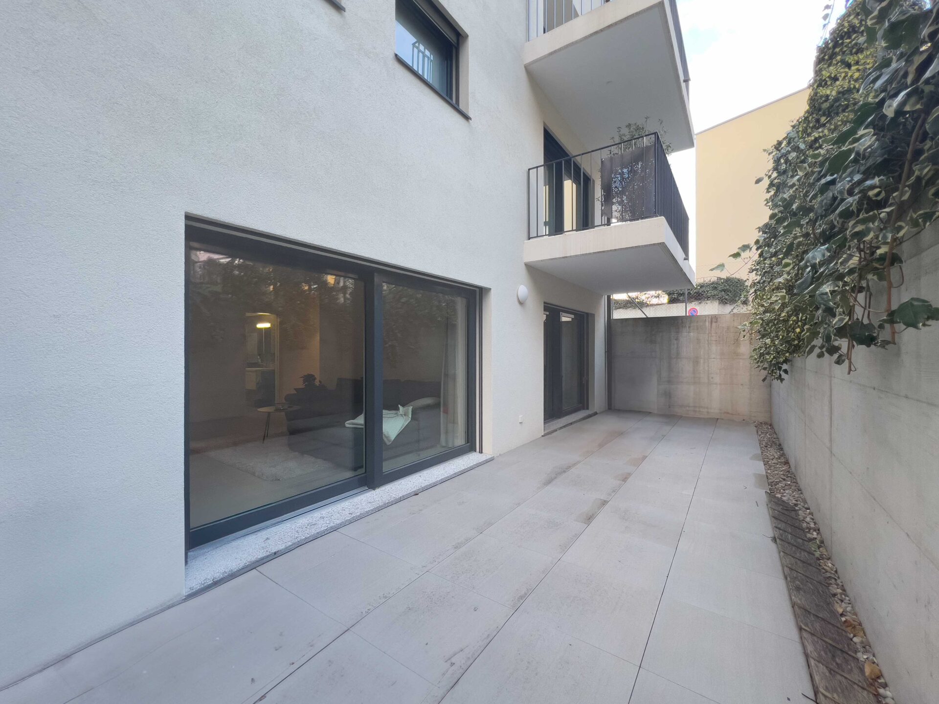 Moderno appartamento 3.5 locali in vendita a Camorino in una residenza di recente costruzione