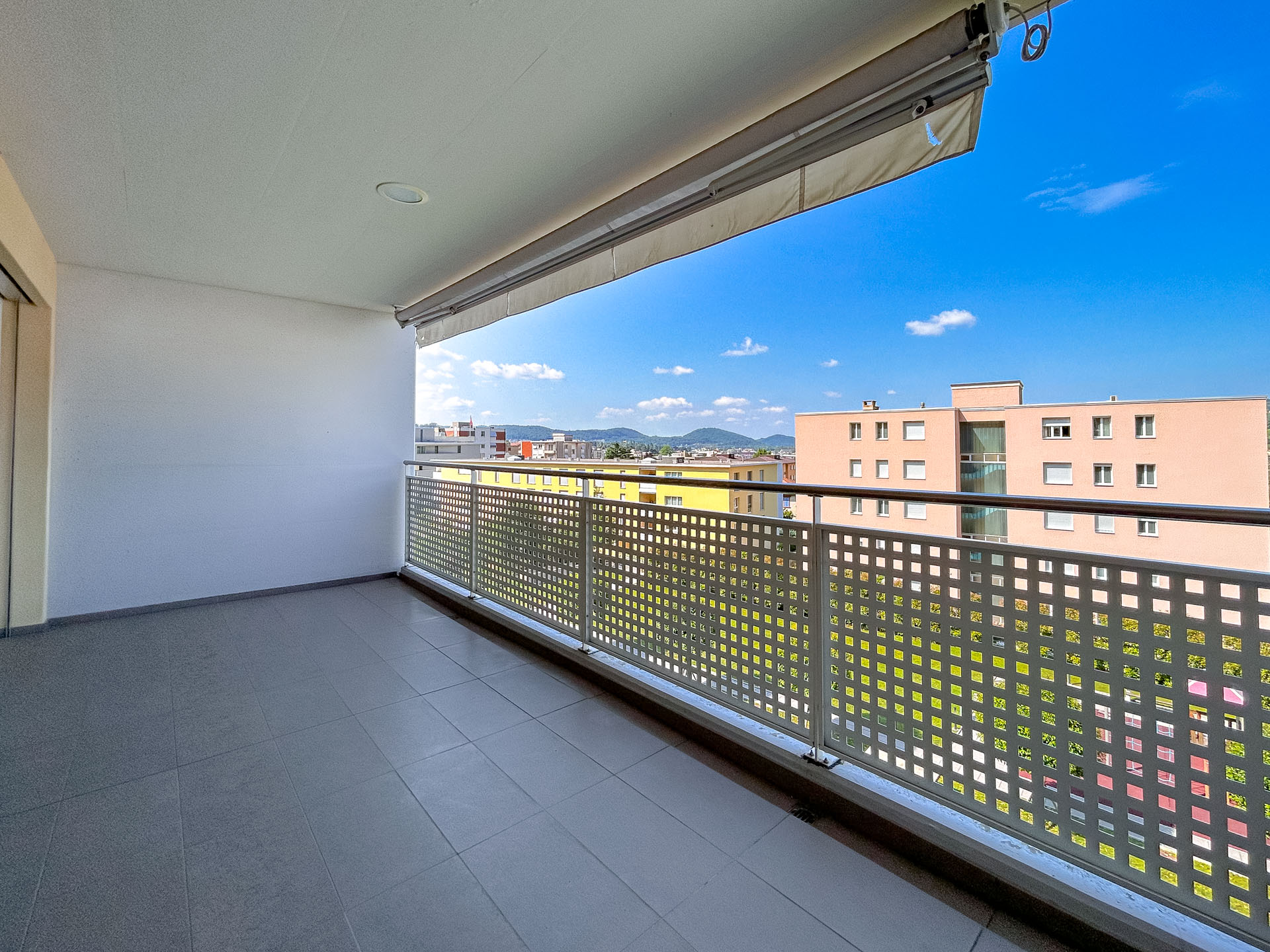 Apartment for sale in Mendrisio in residence with swimming pool, gym and sauna Apartment for sale in Mendrisio in residence with swimming pool, gym and sauna